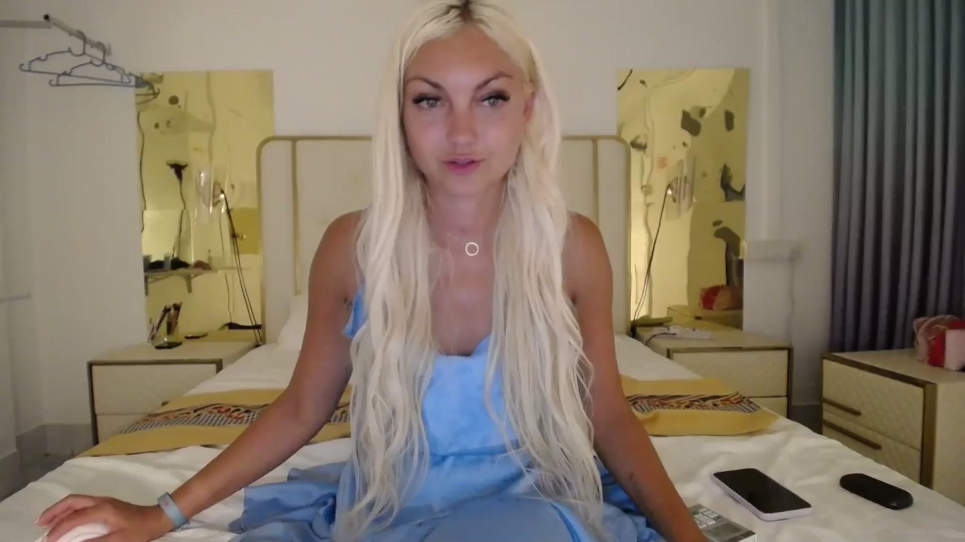 Gallery image thumbnail from AlissyaMay's myfreecams stream on, 06/16/2024, 20:59 image 3 of 20