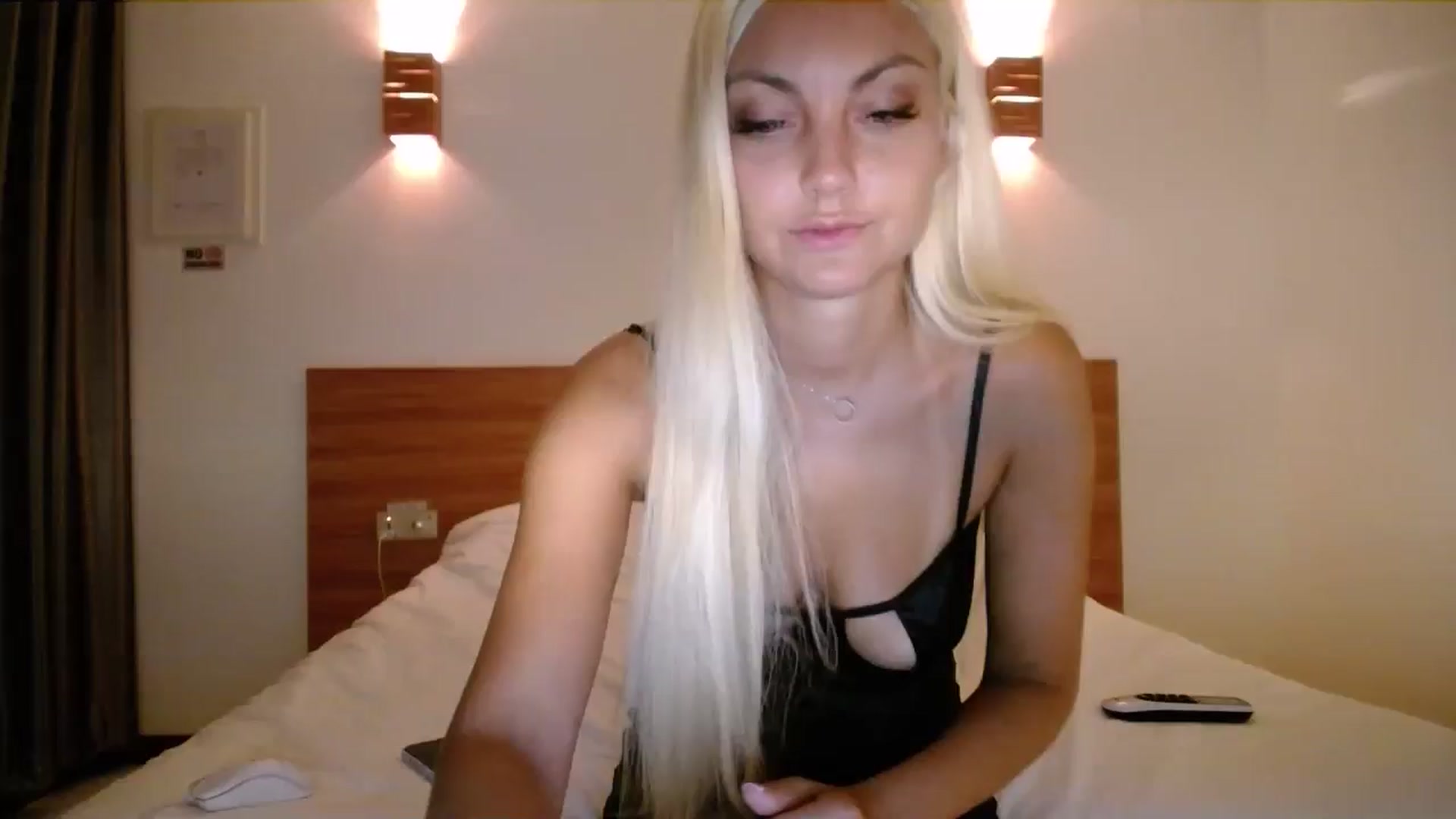 Gallery image thumbnail from AlissyaMay's myfreecams stream on, 06/30/2024, 01:34 image 14 of 20