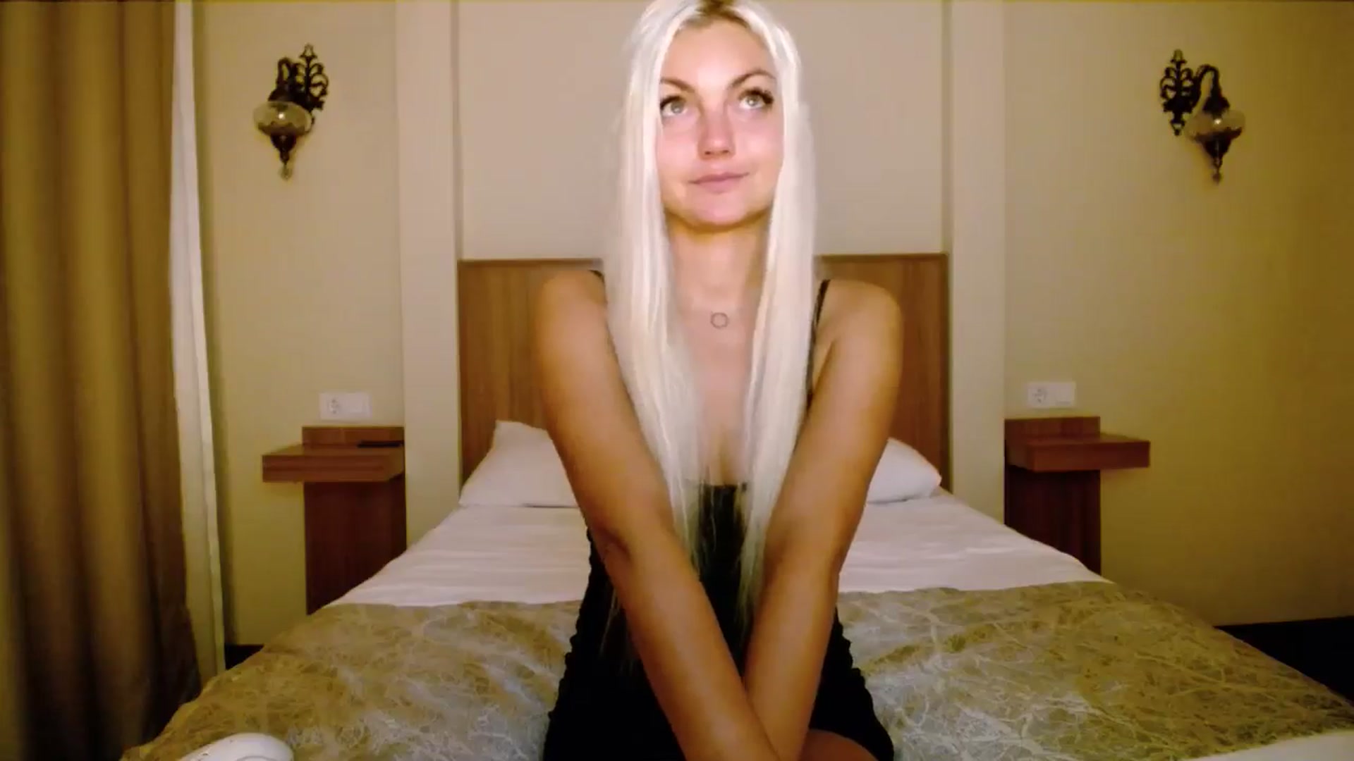 Gallery image thumbnail from AlissyaMay's myfreecams stream on, 07/30/2024, 24:13 image 2 of 20