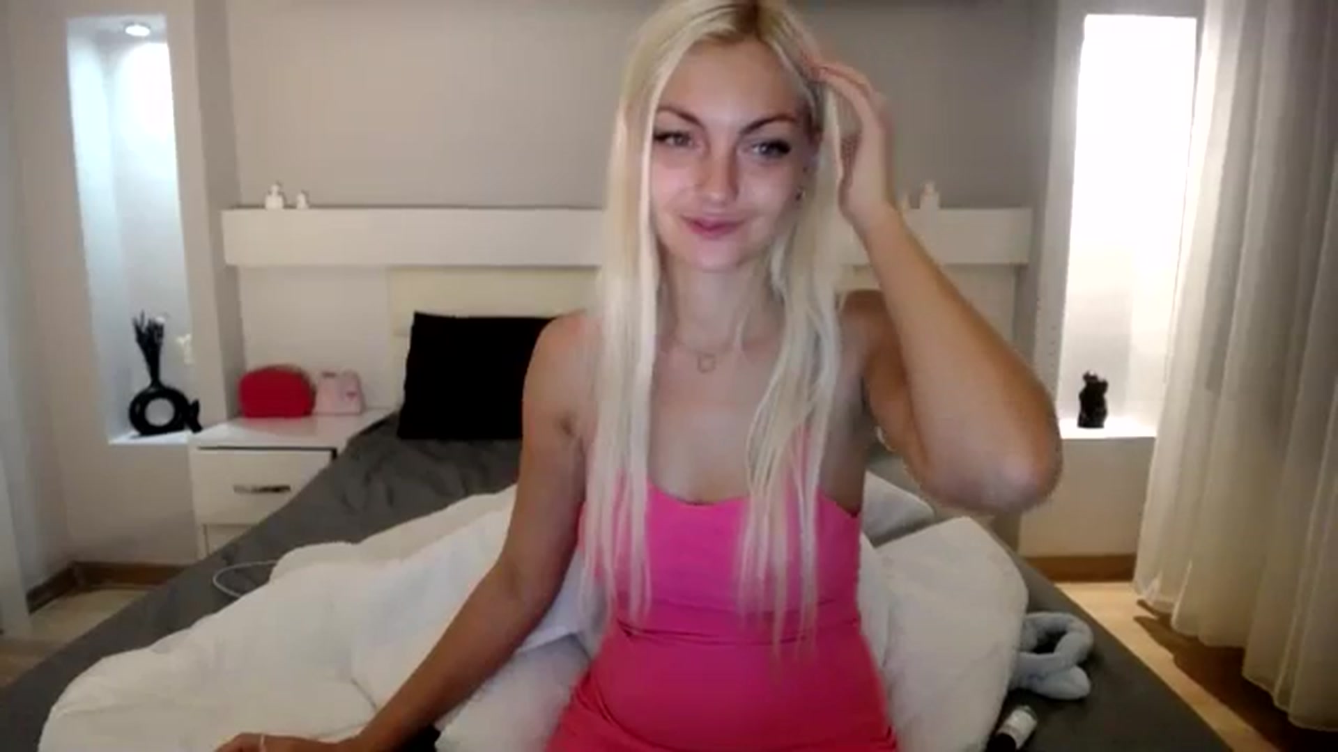 Gallery image thumbnail from AlissyaMay's myfreecams stream on, 08/08/2024, 02:17 image 12 of 20