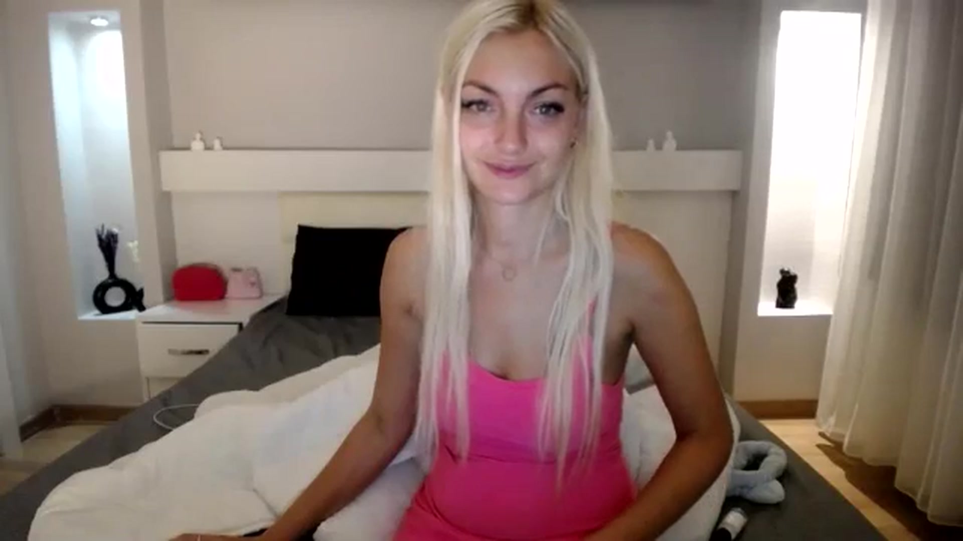 Gallery image thumbnail from AlissyaMay's myfreecams stream on, 08/08/2024, 02:17 image 11 of 20