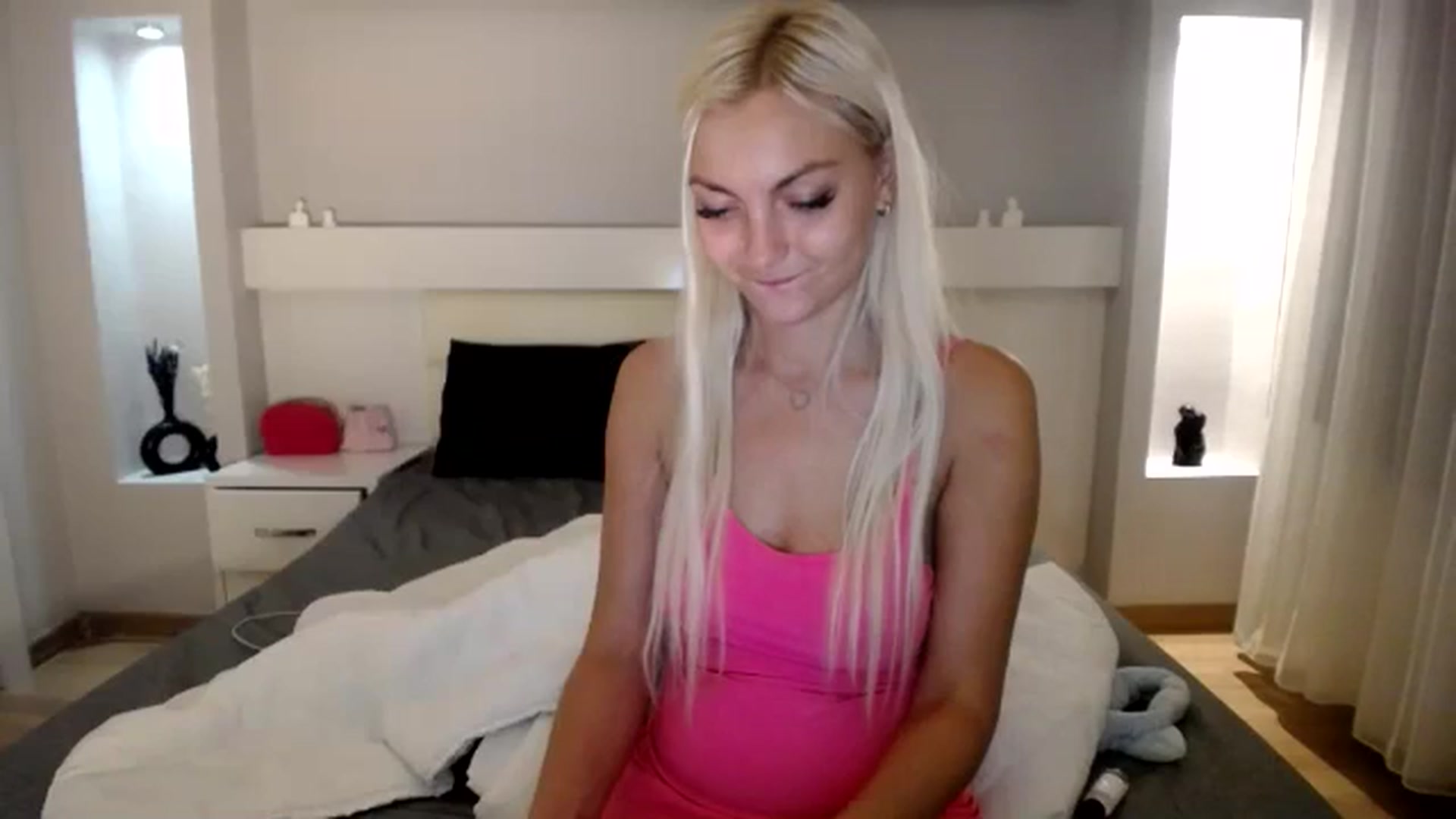 Gallery image thumbnail from AlissyaMay's myfreecams stream on, 08/08/2024, 02:17 image 13 of 20