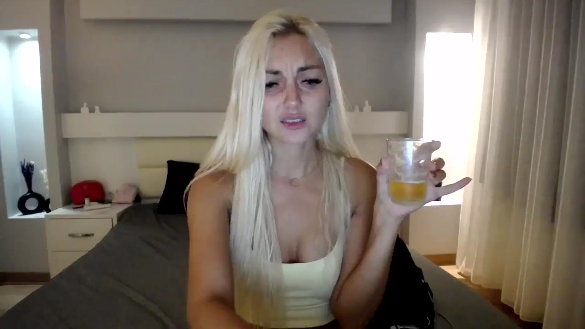 Gallery image thumbnail from AlissyaMay's myfreecams stream on, 08/11/2024, 24:38 image 12 of 20