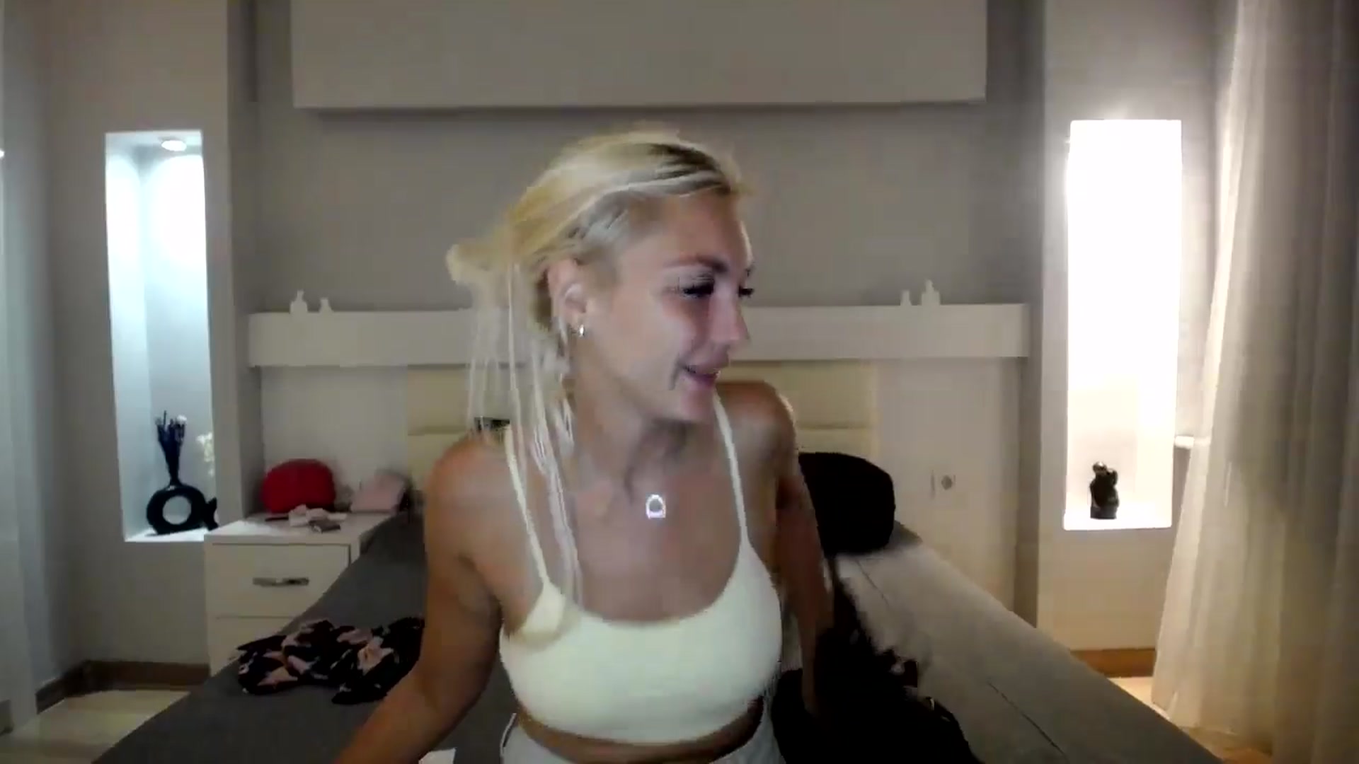 Gallery image thumbnail from AlissyaMay's myfreecams stream on, 08/11/2024, 02:09 image 3 of 20