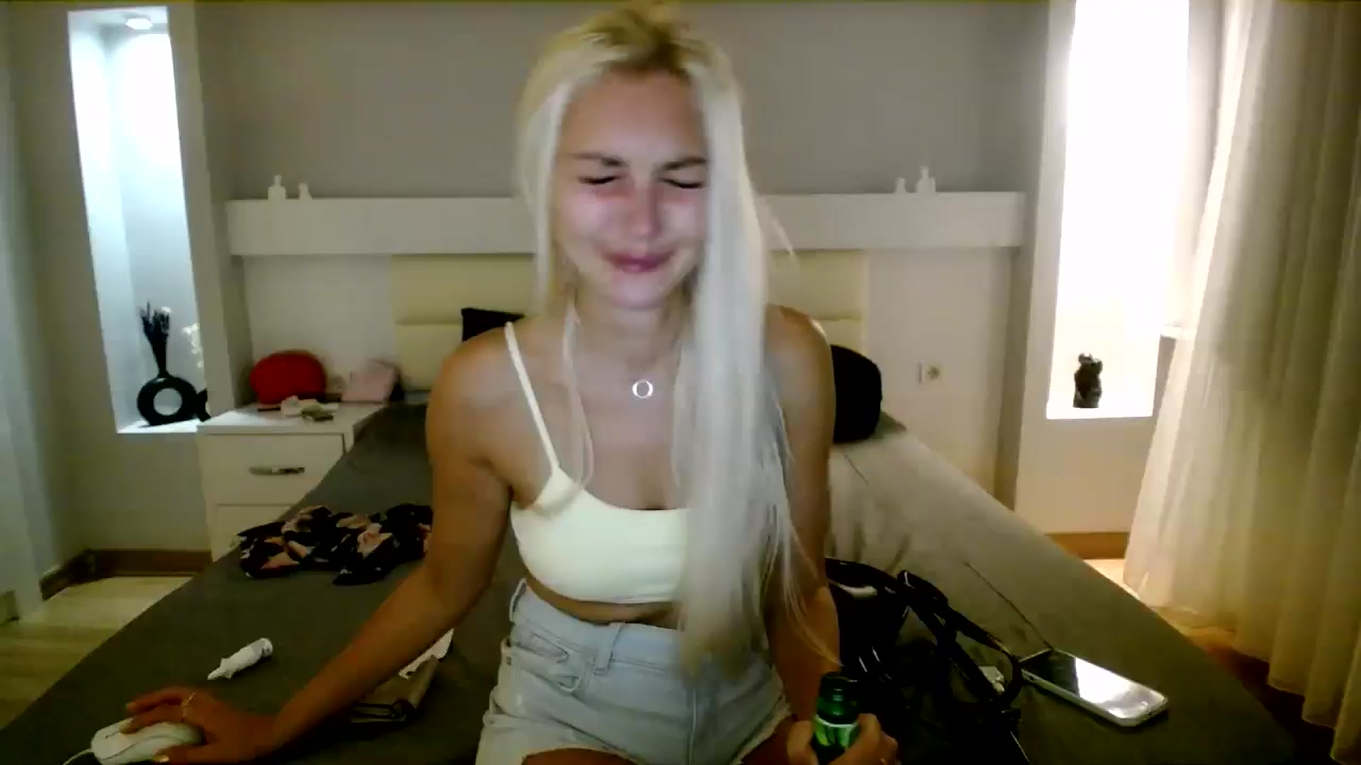 Gallery image thumbnail from AlissyaMay's myfreecams stream on, 08/11/2024, 02:09 image 8 of 20
