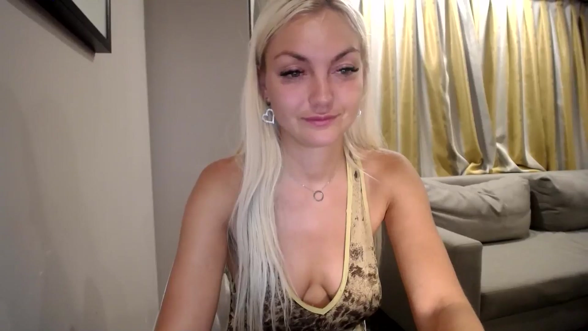 Gallery image thumbnail from AlissyaMay's myfreecams stream on, 08/16/2024, 24:50 image 20 of 20
