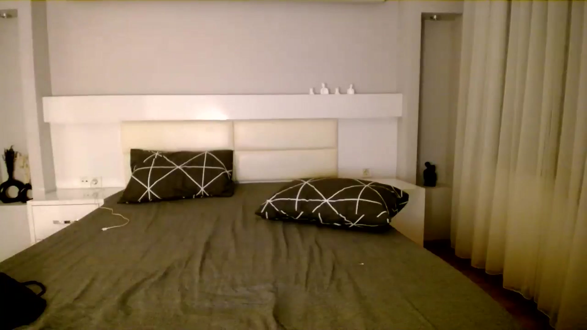 Gallery image thumbnail from AlissyaMay's myfreecams stream on, 08/26/2024, 07:06 image 5 of 20