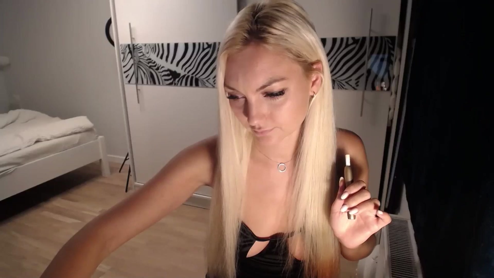 Gallery image thumbnail from AlissyaMay's myfreecams stream on, 09/21/2024, 21:45 image 8 of 20