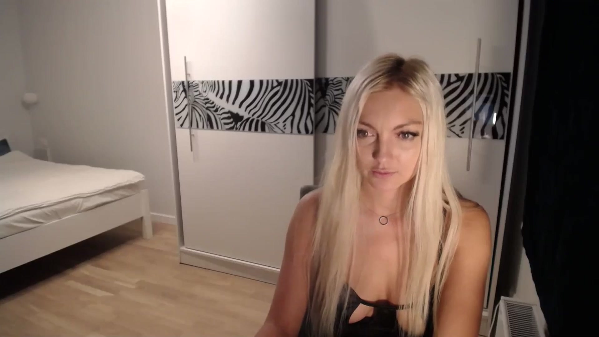 Gallery image thumbnail from AlissyaMay's myfreecams stream on, 09/27/2024, 16:30 image 15 of 20