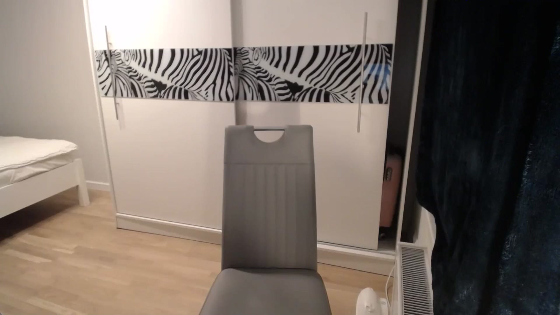 Gallery image thumbnail from AlissyaMay's myfreecams stream on, 09/27/2024, 17:52 image 18 of 20