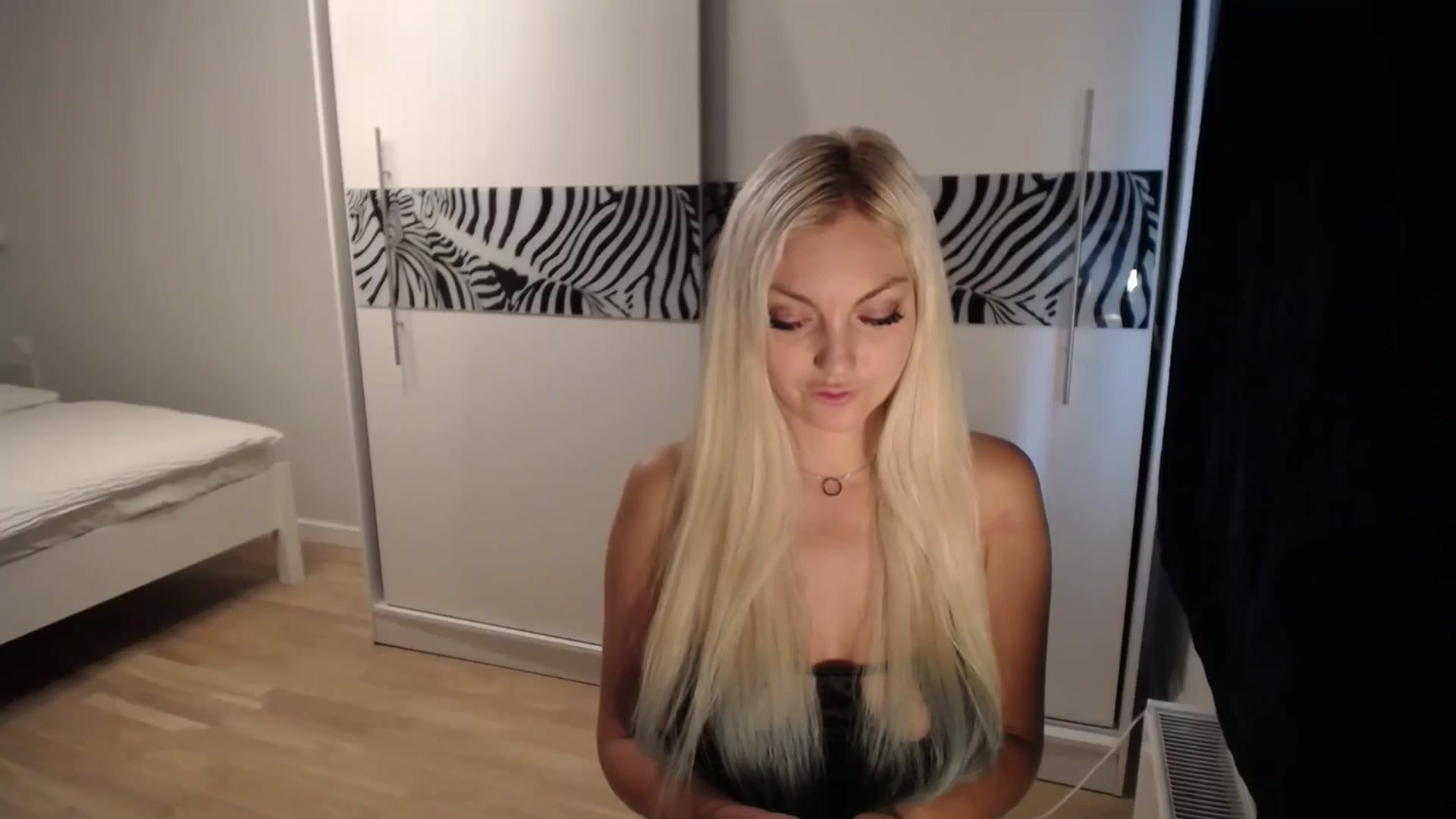 Gallery image thumbnail from AlissyaMay's myfreecams stream on, 09/30/2024, 08:27 image 12 of 20