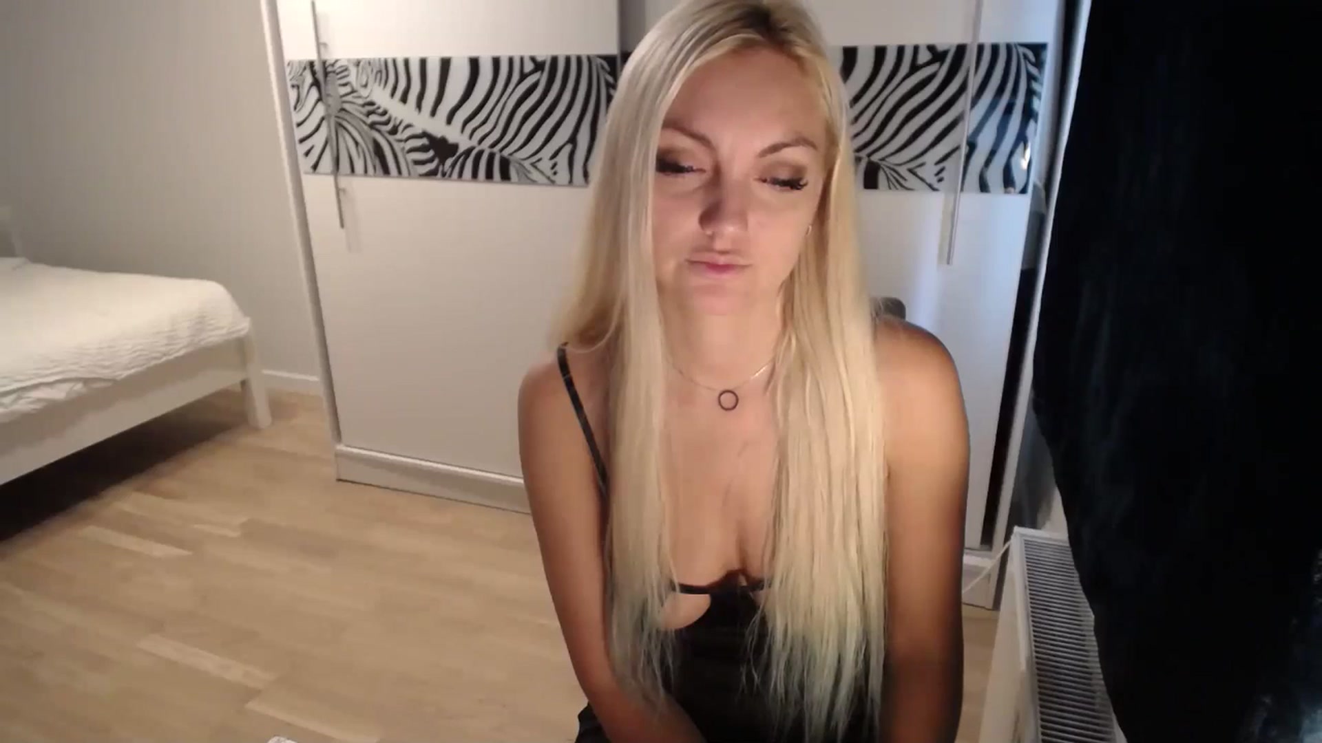Gallery image thumbnail from AlissyaMay's myfreecams stream on, 10/01/2024, 10:20 image 15 of 20
