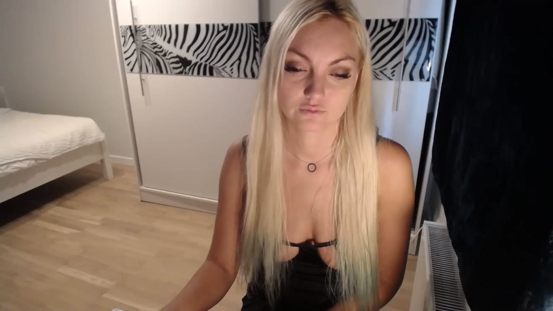 Gallery image thumbnail from AlissyaMay's myfreecams stream on, 10/01/2024, 10:20 image 11 of 20