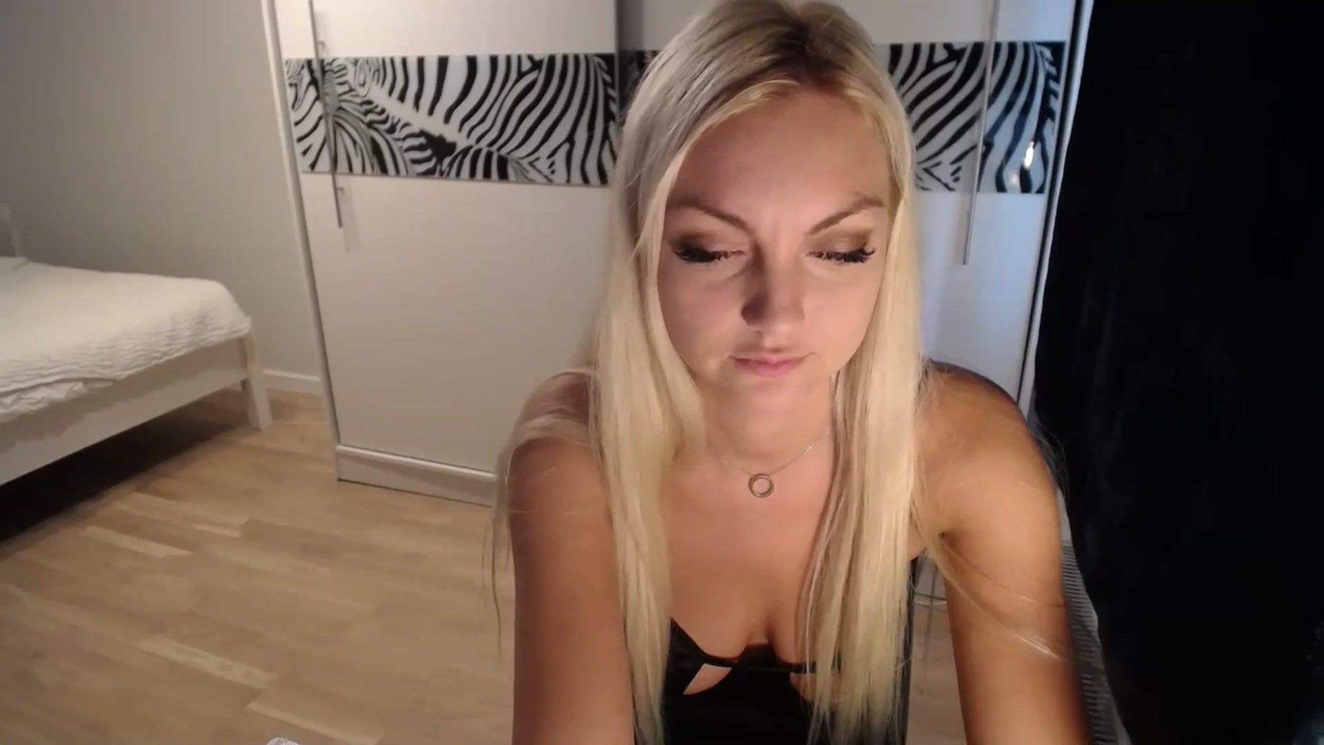 Gallery image thumbnail from AlissyaMay's myfreecams stream on, 10/01/2024, 11:26 image 4 of 20
