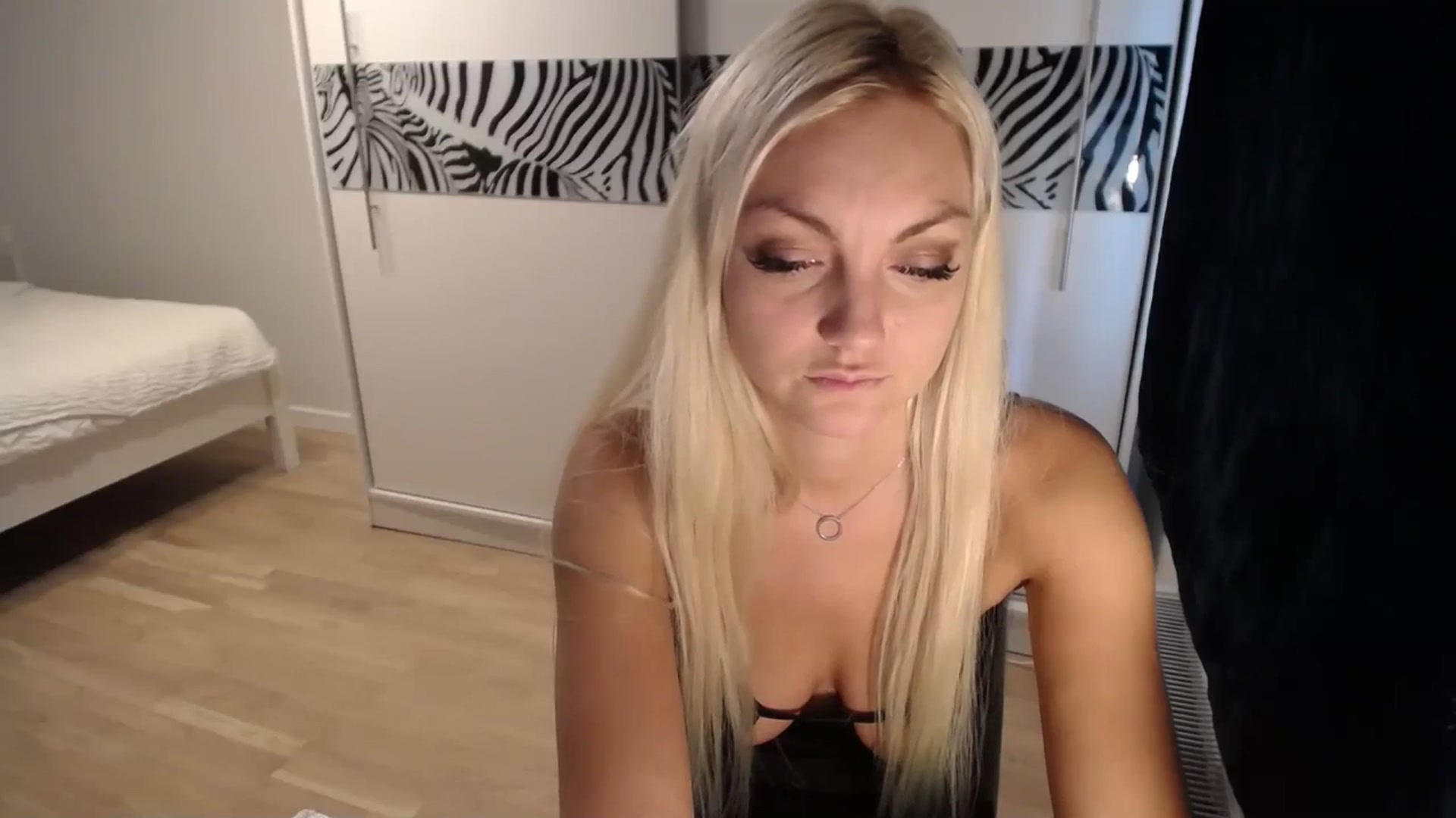 Gallery image thumbnail from AlissyaMay's myfreecams stream on, 10/01/2024, 11:26 image 7 of 20