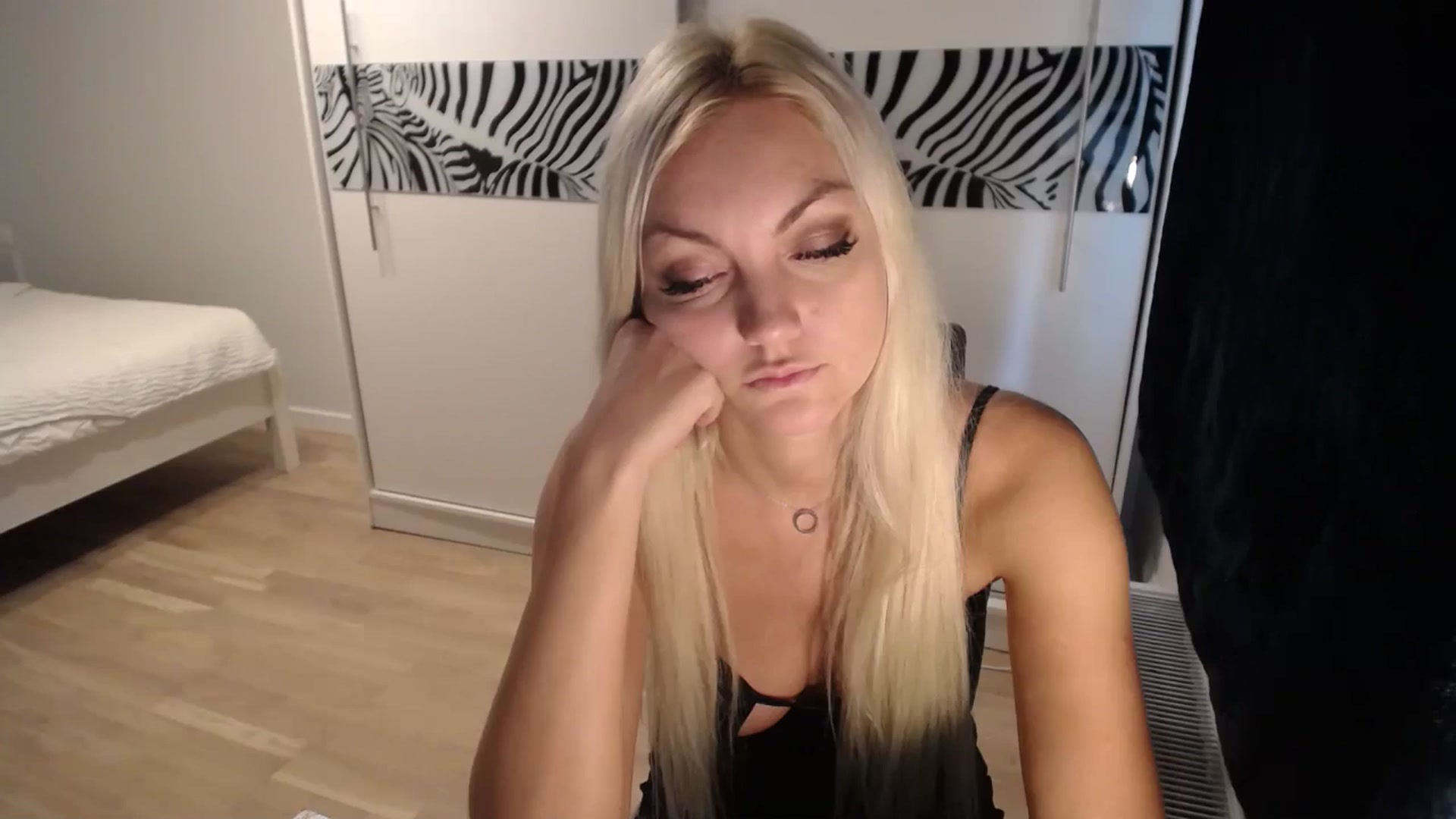 Gallery image thumbnail from AlissyaMay's myfreecams stream on, 10/01/2024, 12:12 image 9 of 20