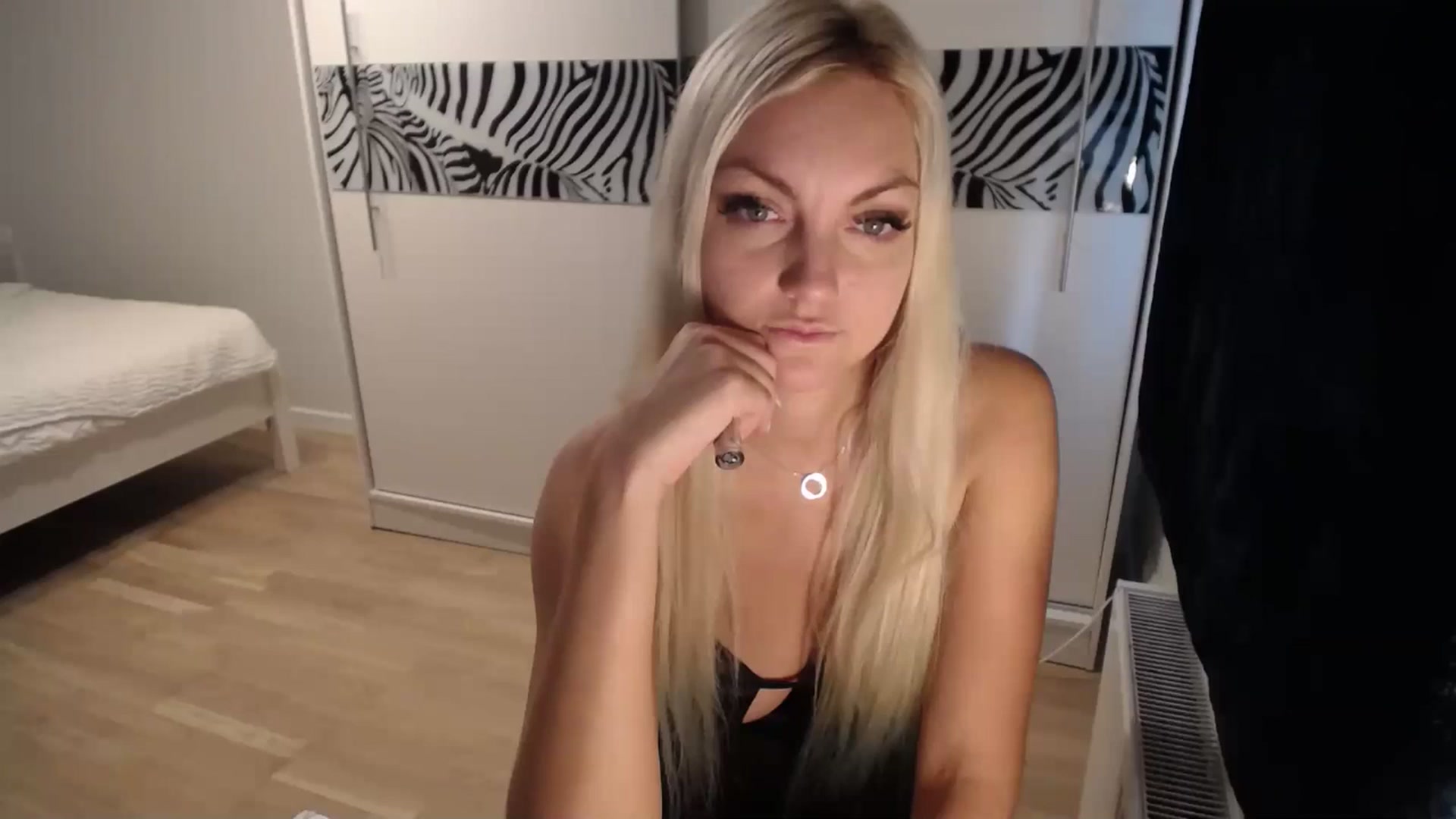 Gallery image thumbnail from AlissyaMay's myfreecams stream on, 10/01/2024, 12:12 image 4 of 20