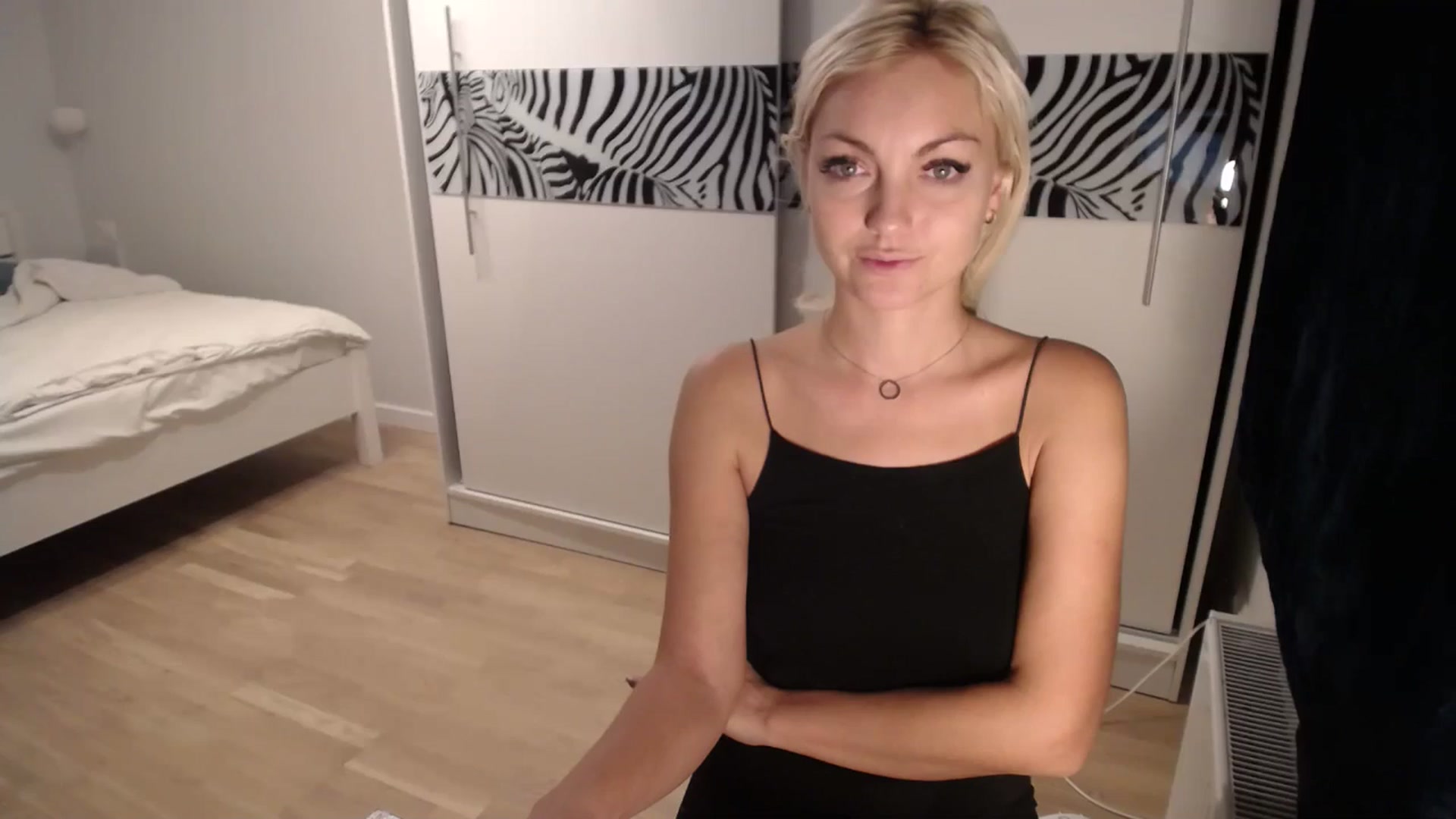 Gallery image thumbnail from AlissyaMay's myfreecams stream on, 10/02/2024, 17:42 image 11 of 20