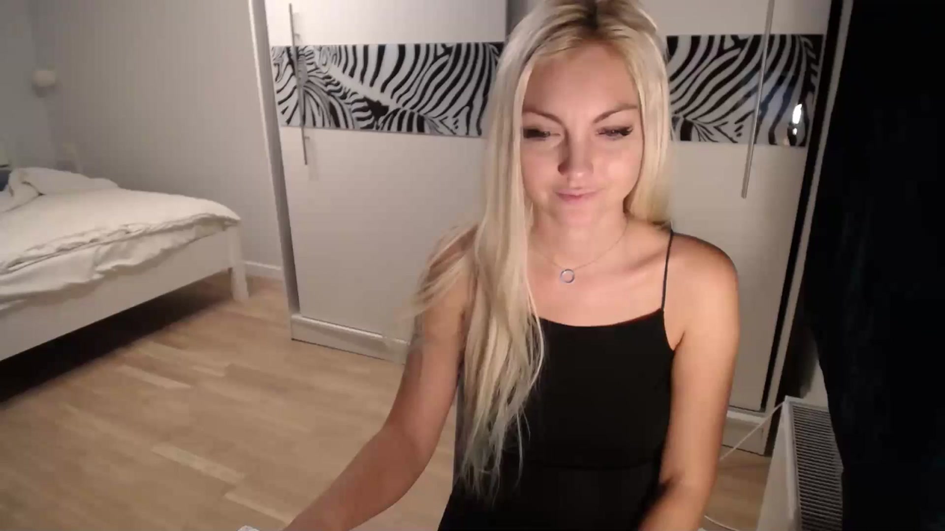 Gallery image thumbnail from AlissyaMay's myfreecams stream on, 10/02/2024, 17:42 image 14 of 20