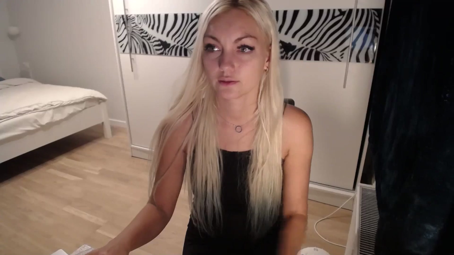 Gallery image thumbnail from AlissyaMay's myfreecams stream on, 10/02/2024, 18:32 image 7 of 20