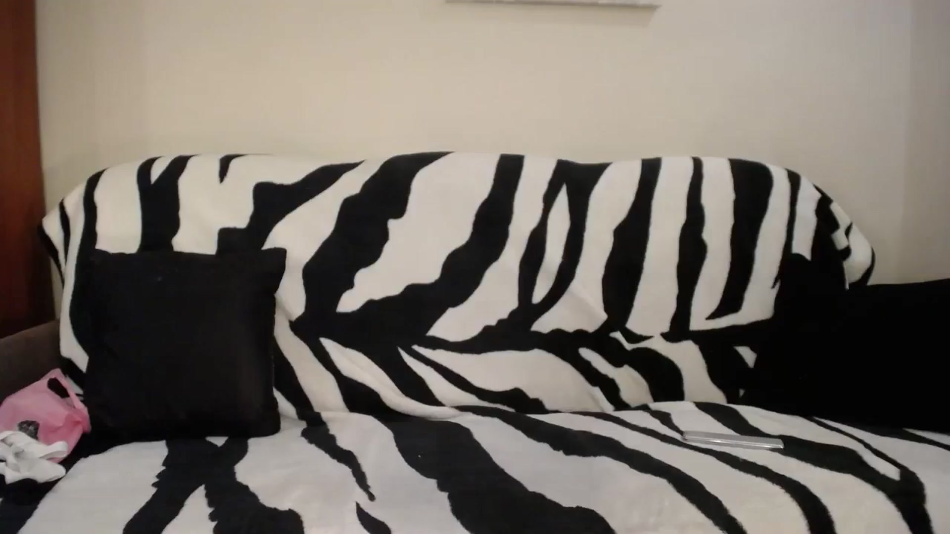 Gallery image thumbnail from AlissyaMay's myfreecams stream on, 10/19/2024, 23:31 image 5 of 20
