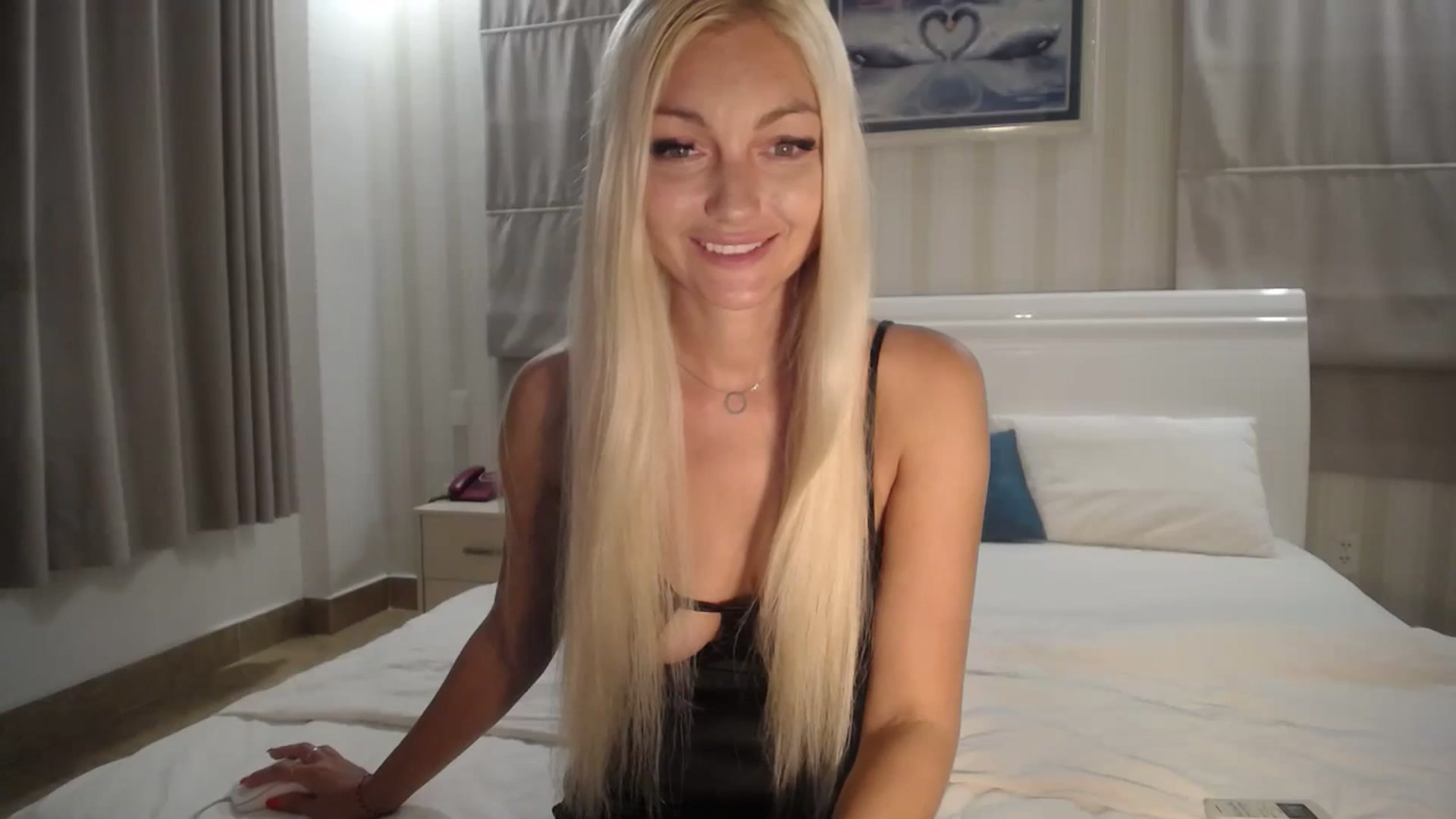 Gallery image thumbnail from AlissyaMay's myfreecams stream on, 12/13/2024, 12:53 image 11 of 20