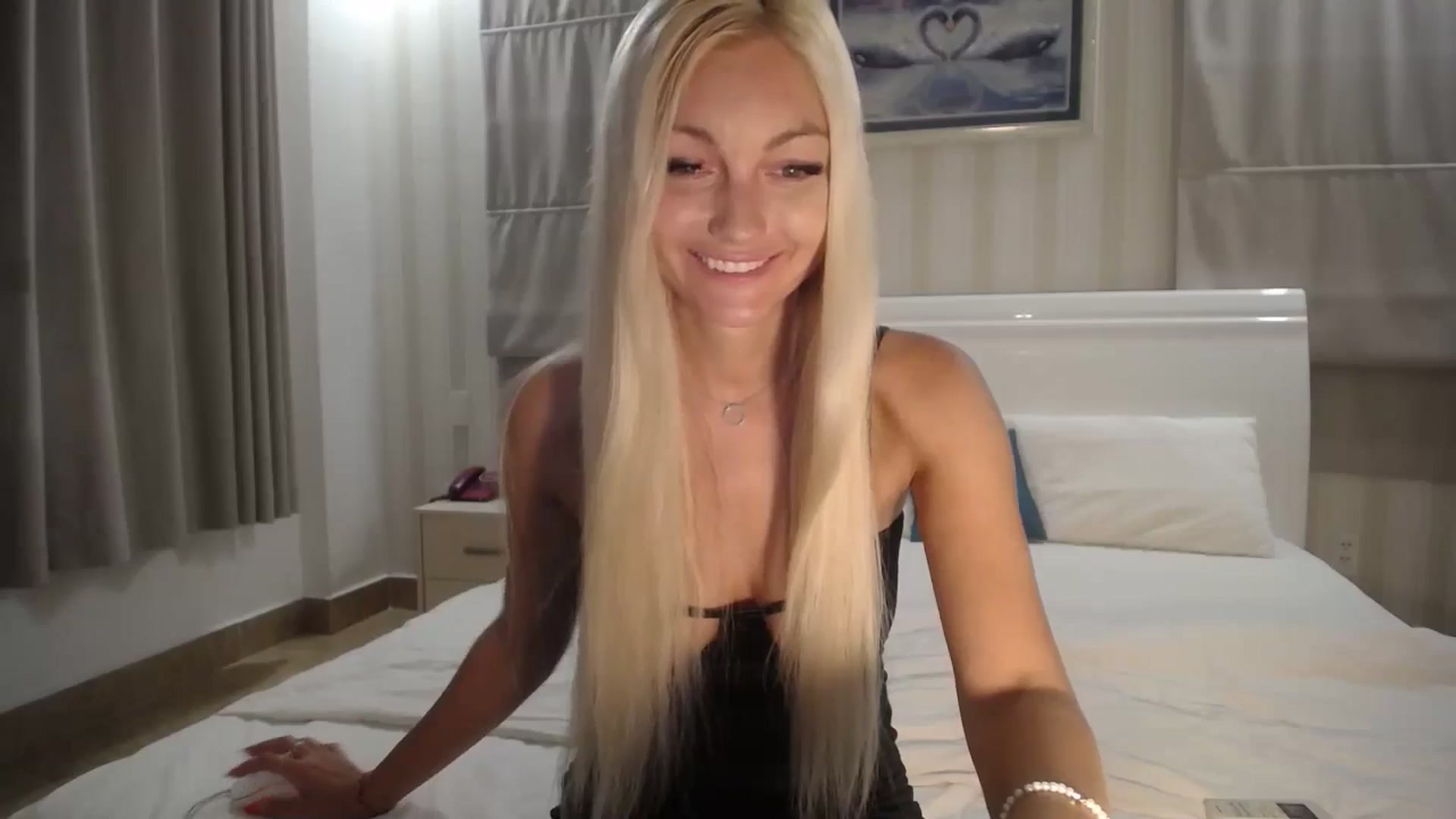 Gallery image thumbnail from AlissyaMay's myfreecams stream on, 12/13/2024, 12:53 image 13 of 20