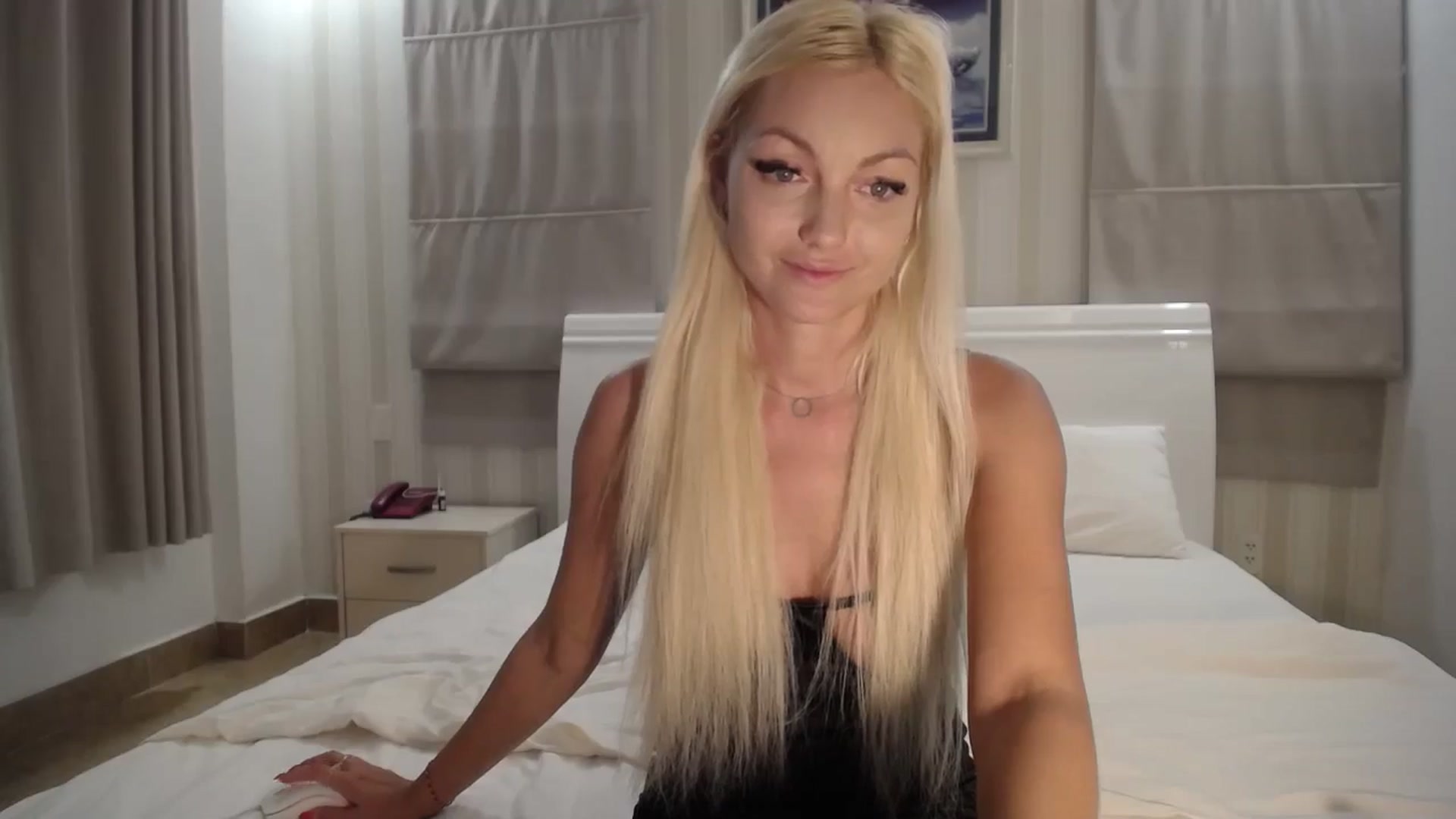 Gallery image thumbnail from AlissyaMay's myfreecams stream on, 12/13/2024, 15:12 image 5 of 20