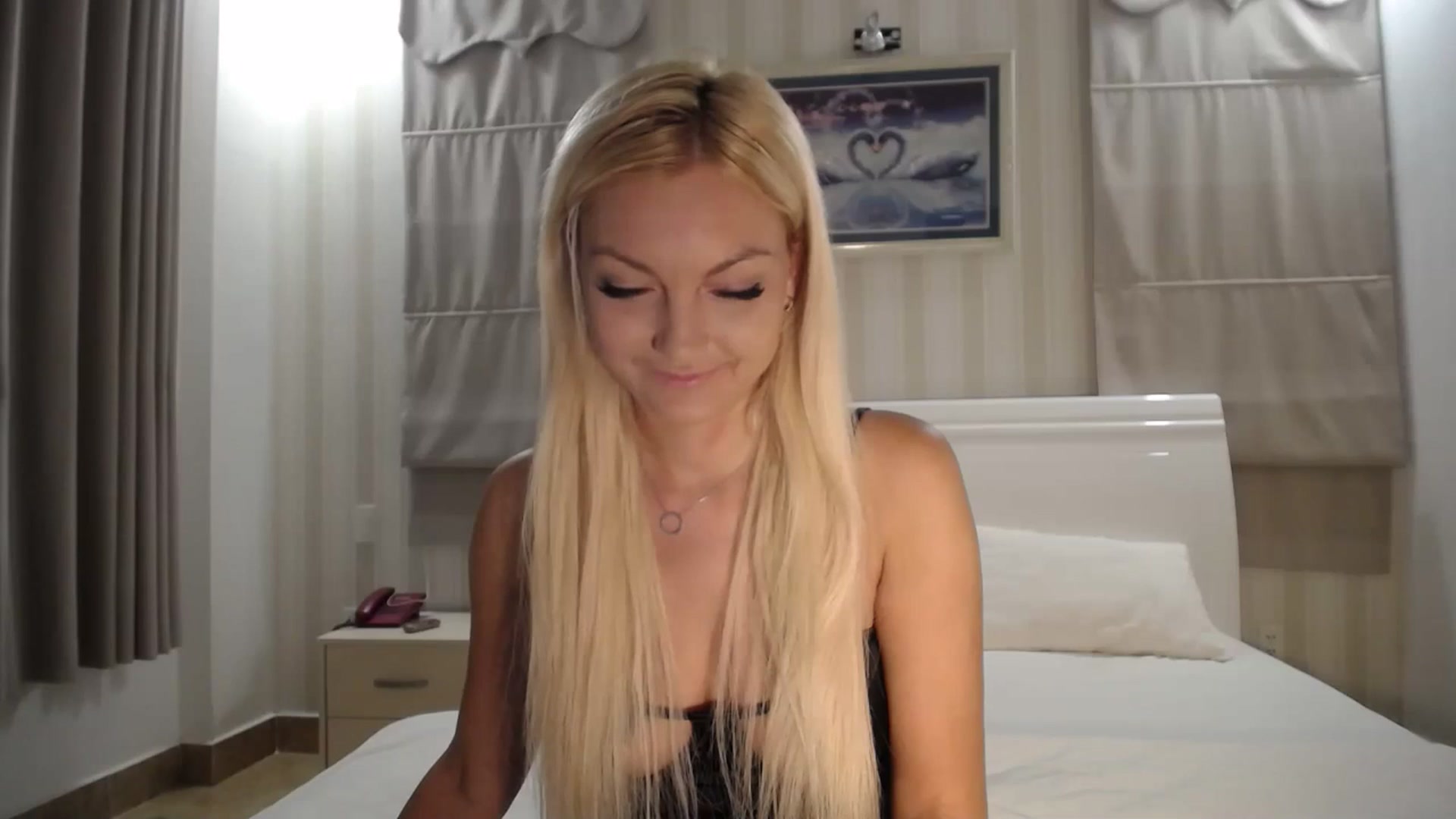 Gallery image thumbnail from AlissyaMay's myfreecams stream on, 12/17/2024, 21:25 image 5 of 20
