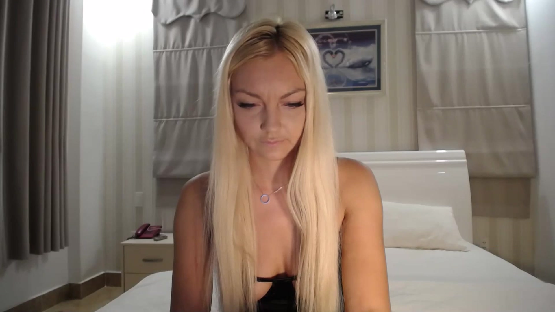Gallery image thumbnail from AlissyaMay's myfreecams stream on, 12/17/2024, 21:25 image 18 of 20