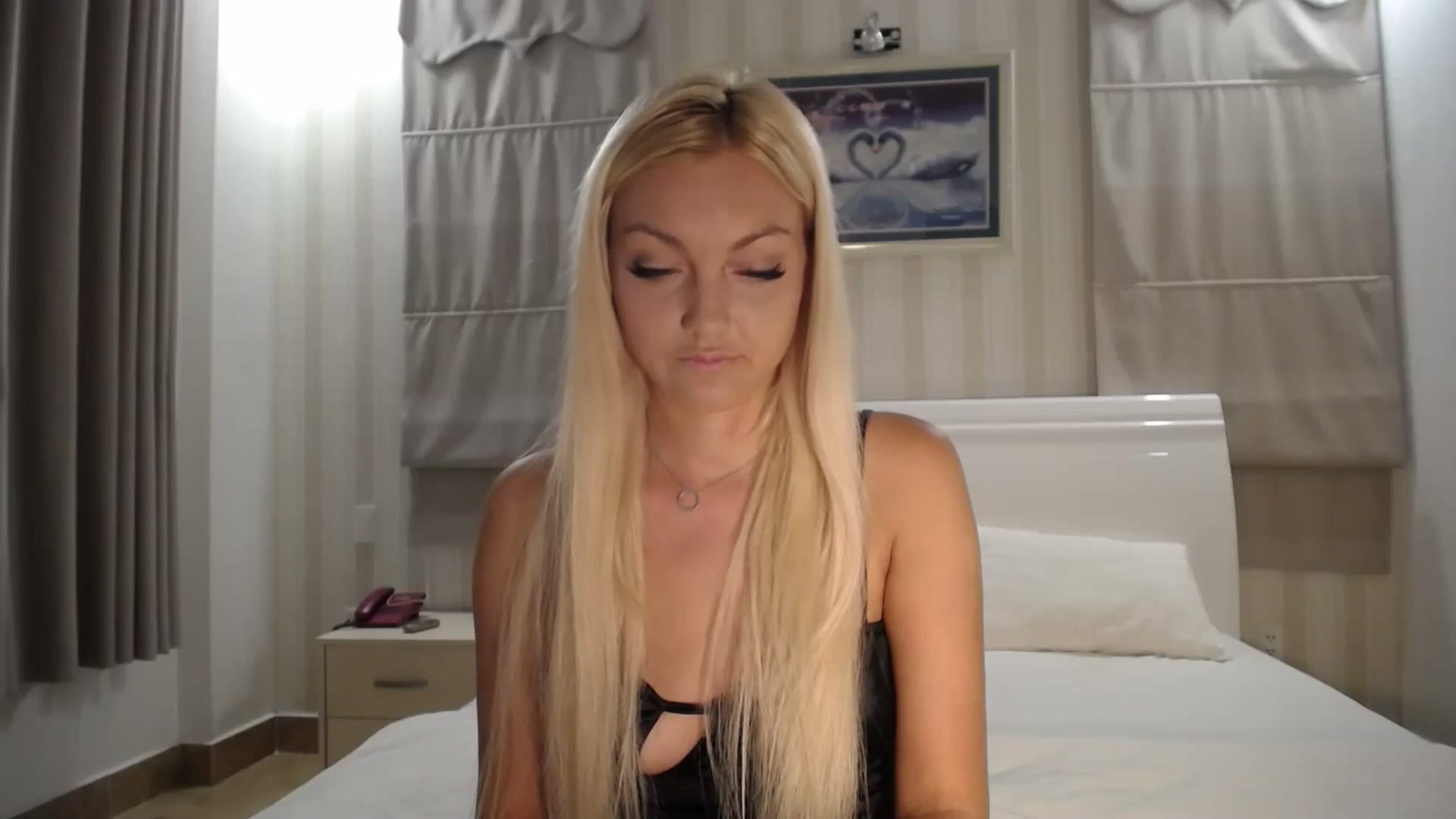 Gallery image thumbnail from AlissyaMay's myfreecams stream on, 12/17/2024, 21:25 image 12 of 20