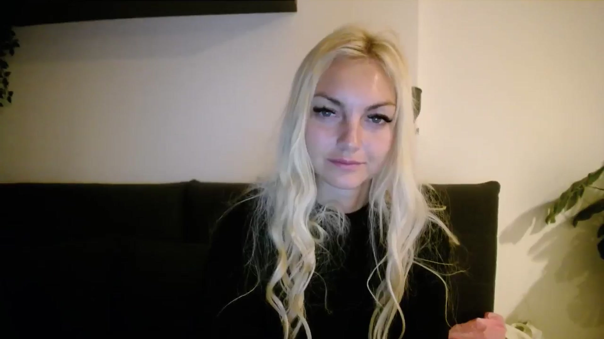 Gallery image thumbnail from AlissyaMay's myfreecams stream on, 01/06/2025, 07:08 image 8 of 20