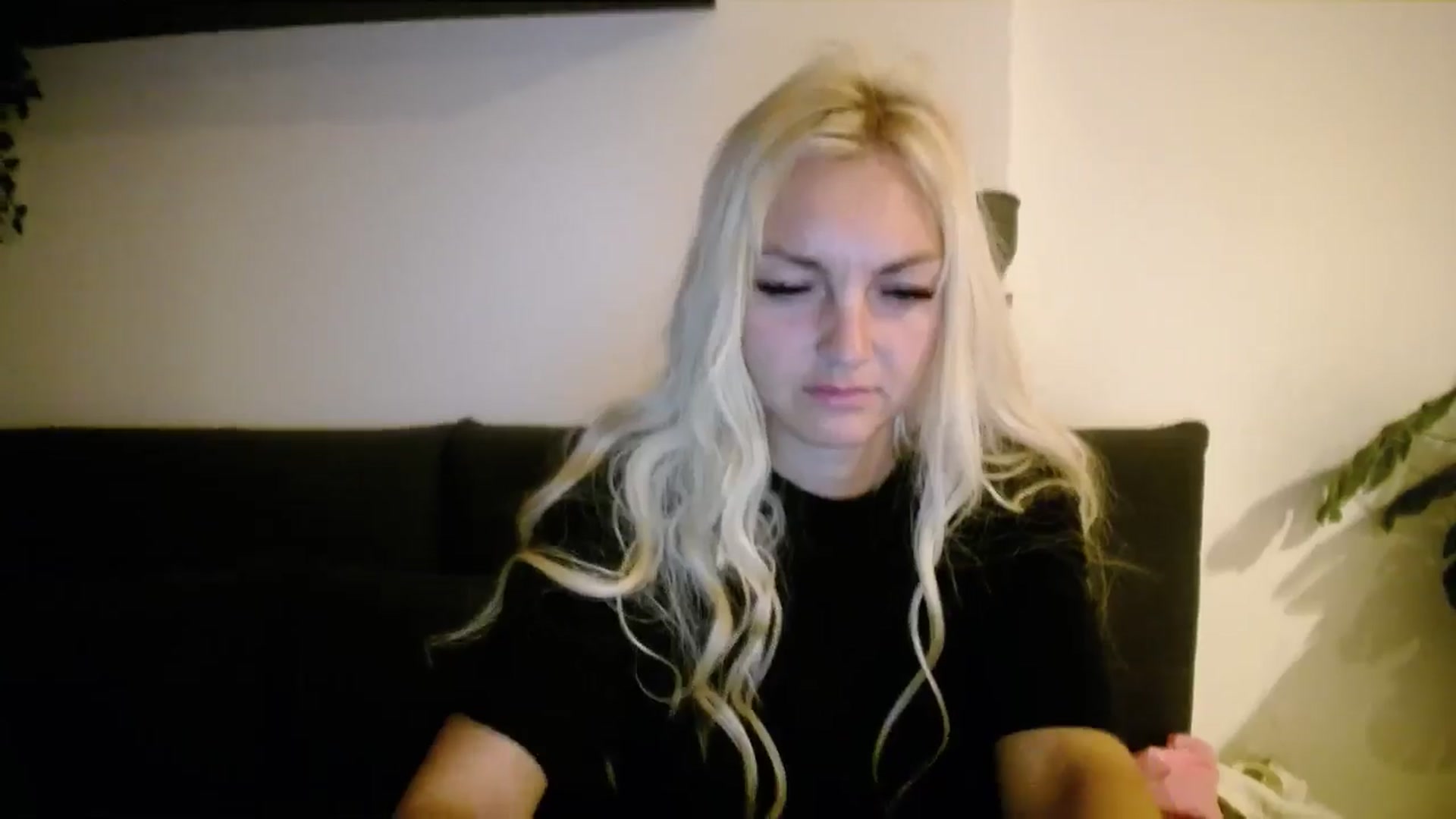 Gallery image thumbnail from AlissyaMay's myfreecams stream on, 01/06/2025, 07:08 image 4 of 20