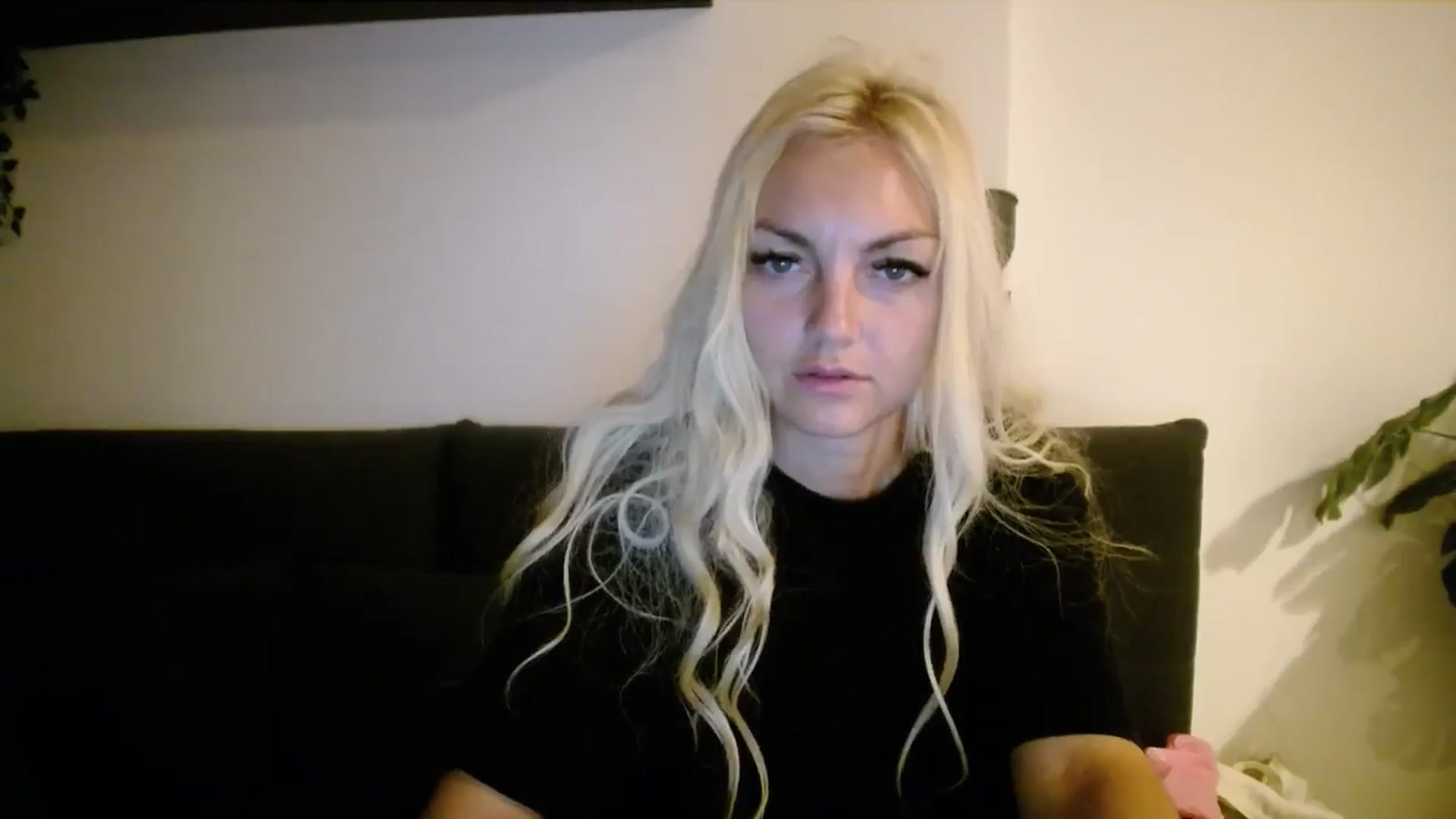 Gallery image thumbnail from AlissyaMay's myfreecams stream on, 01/06/2025, 07:08 image 3 of 20