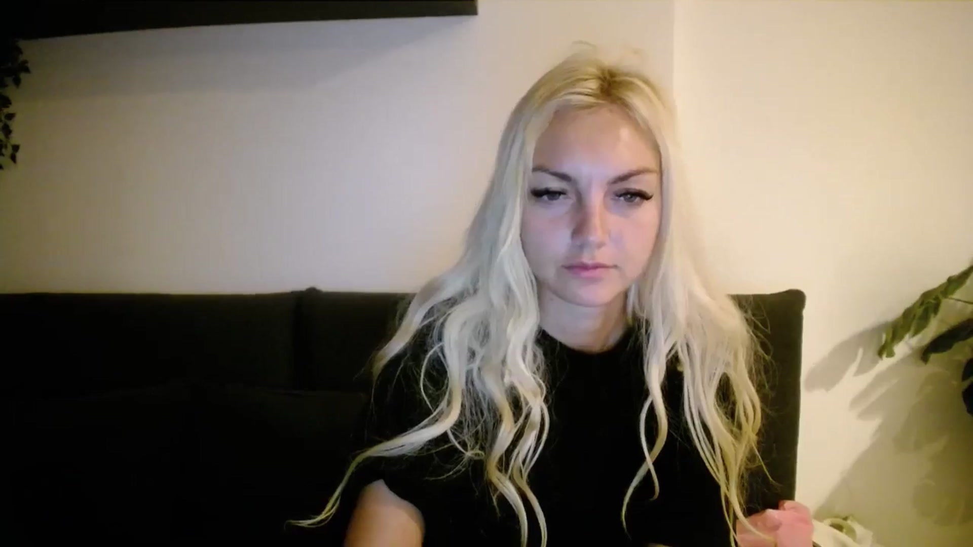 Gallery image thumbnail from AlissyaMay's myfreecams stream on, 01/06/2025, 07:08 image 5 of 20