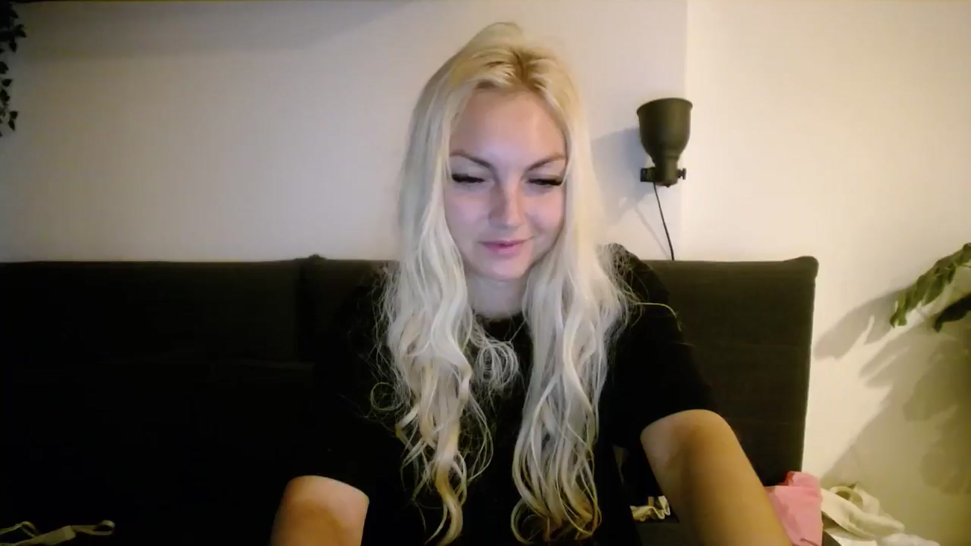 Gallery image thumbnail from AlissyaMay's myfreecams stream on, 01/06/2025, 07:08 image 20 of 20