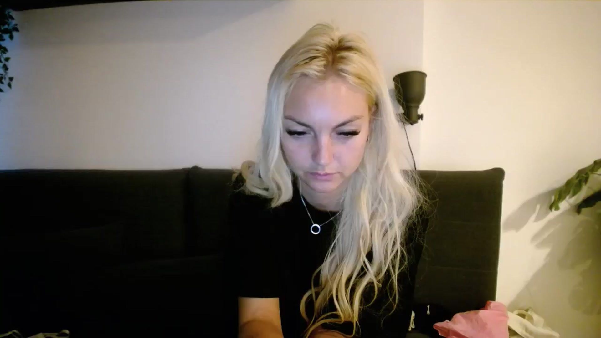 Gallery image thumbnail from AlissyaMay's myfreecams stream on, 01/06/2025, 07:59 image 7 of 20