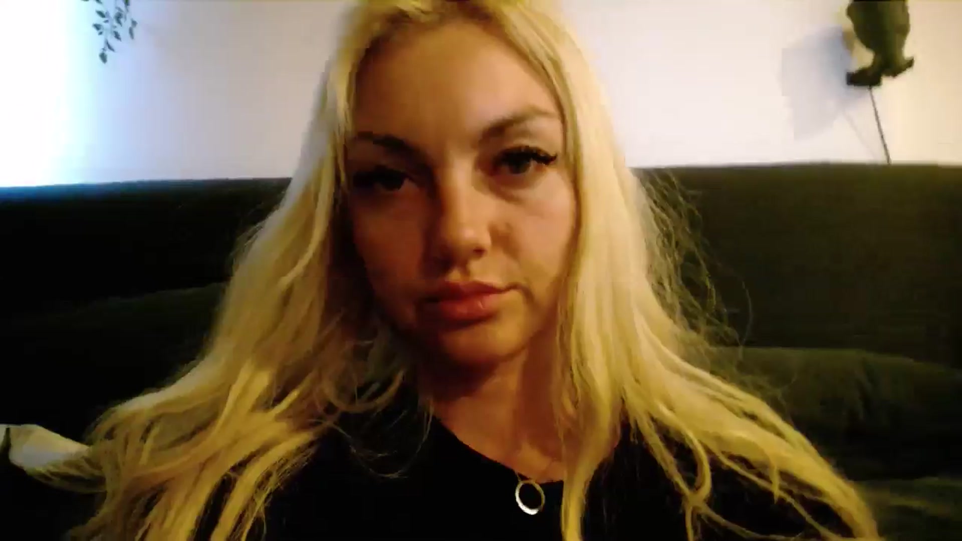 Gallery image thumbnail from AlissyaMay's myfreecams stream on, 01/06/2025, 07:59 image 16 of 20