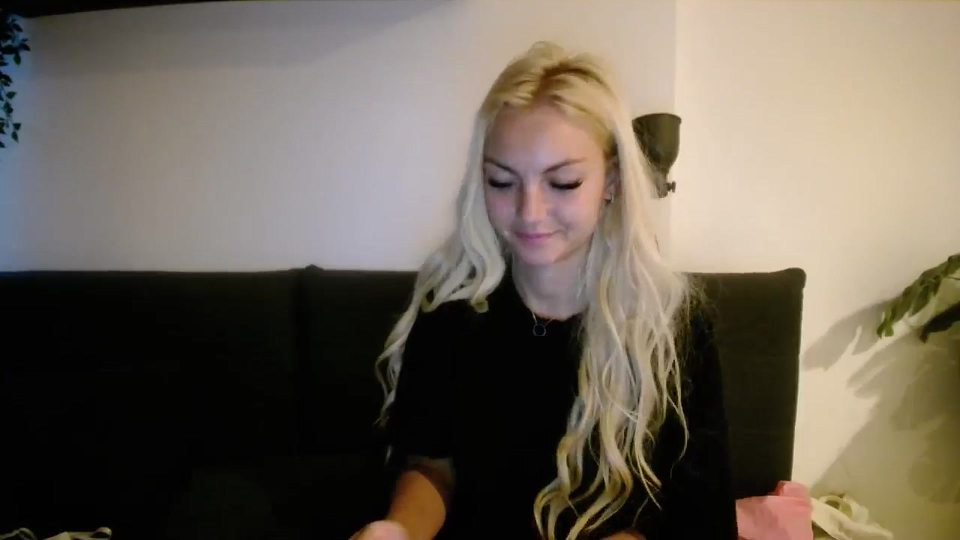 Gallery image thumbnail from AlissyaMay's myfreecams stream on, 01/06/2025, 07:59 image 9 of 20