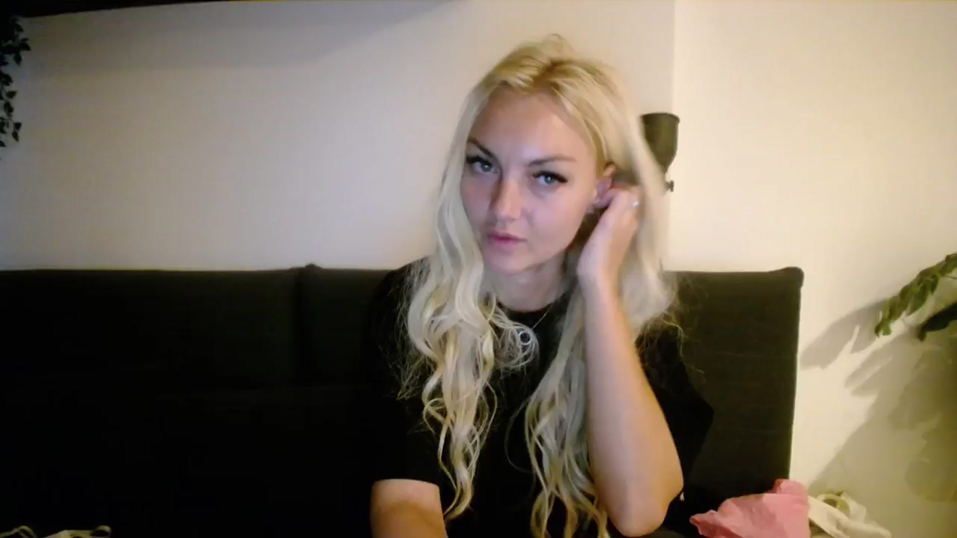 Gallery image thumbnail from AlissyaMay's myfreecams stream on, 01/06/2025, 07:59 image 1 of 20