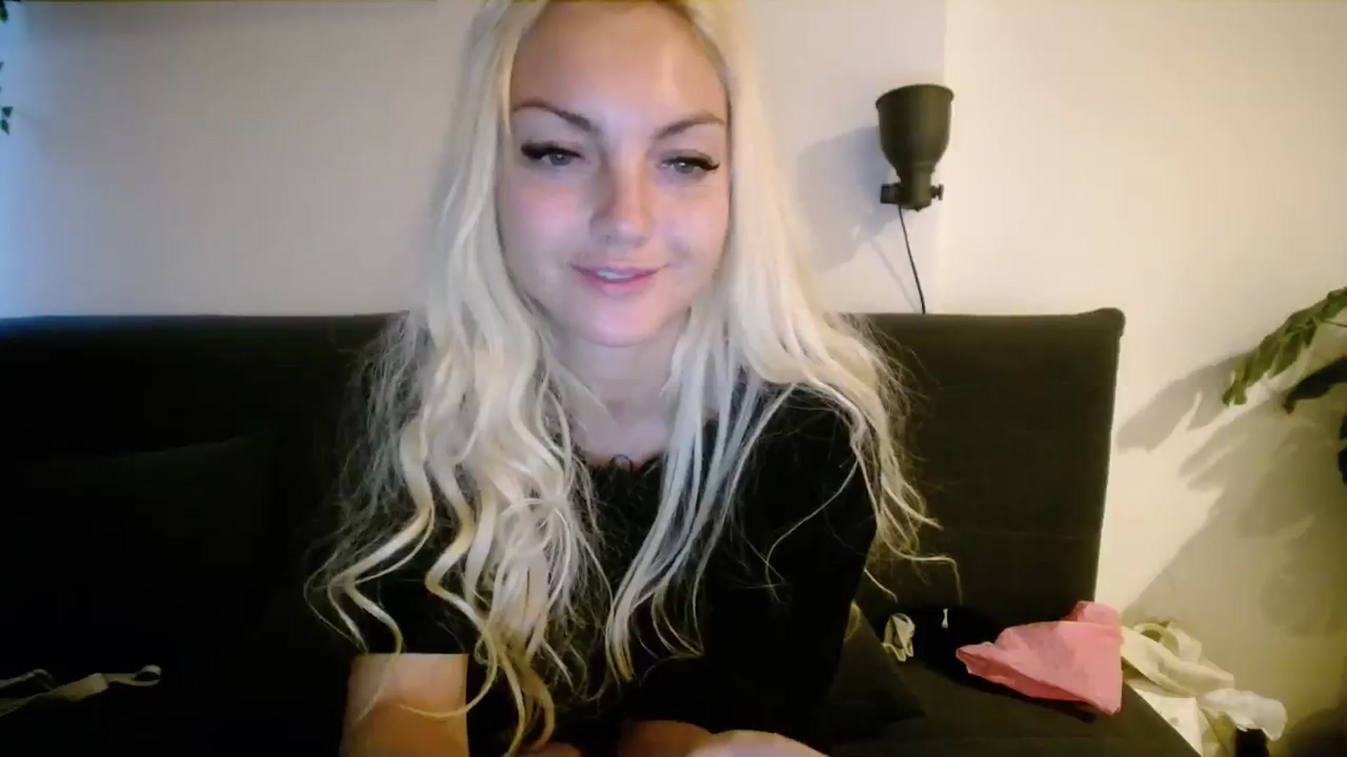 Gallery image thumbnail from AlissyaMay's myfreecams stream on, 01/06/2025, 07:59 image 19 of 20