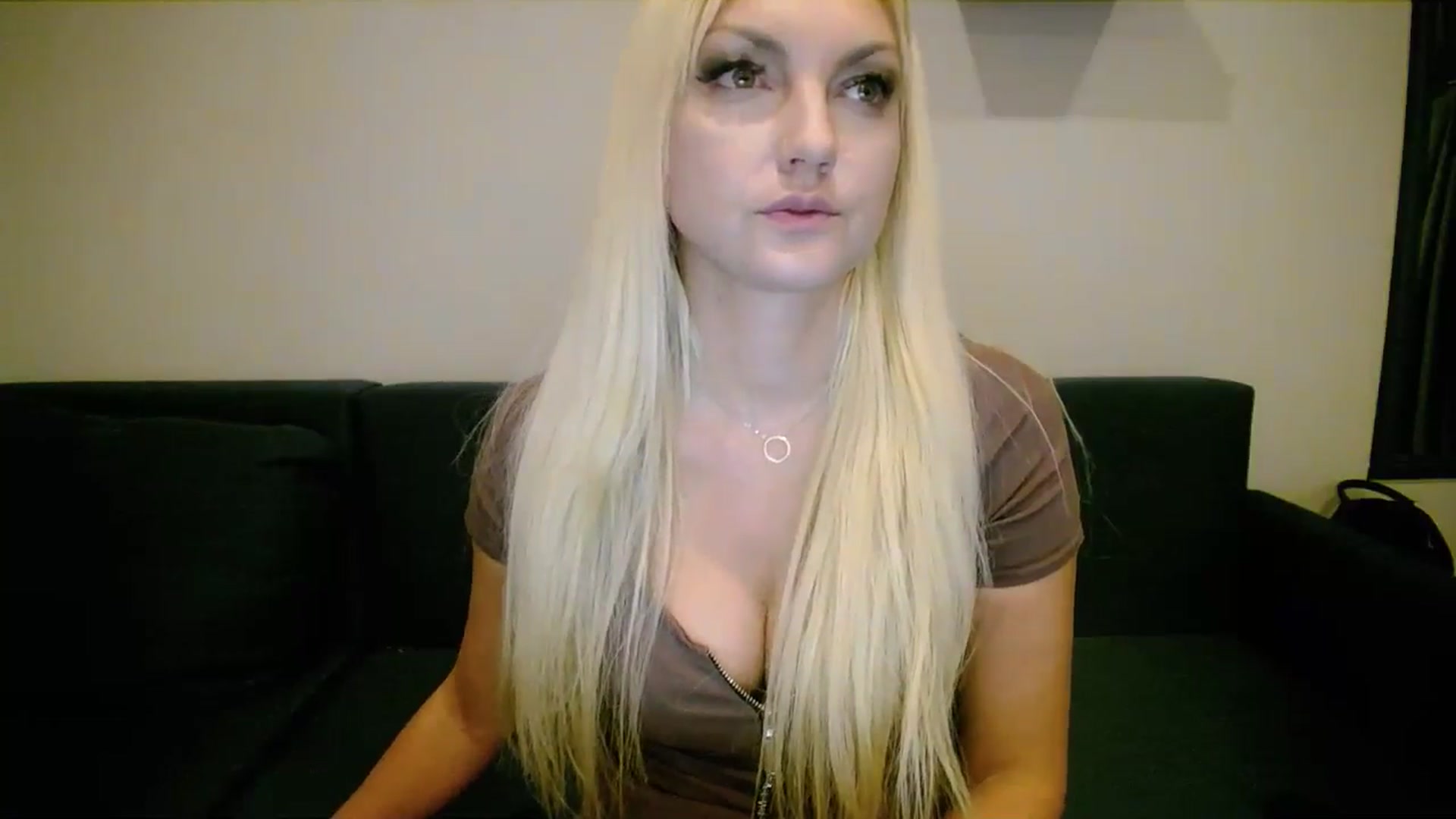 Gallery image thumbnail from AlissyaMay's myfreecams stream on, 02/03/2025, 09:30 image 14 of 20