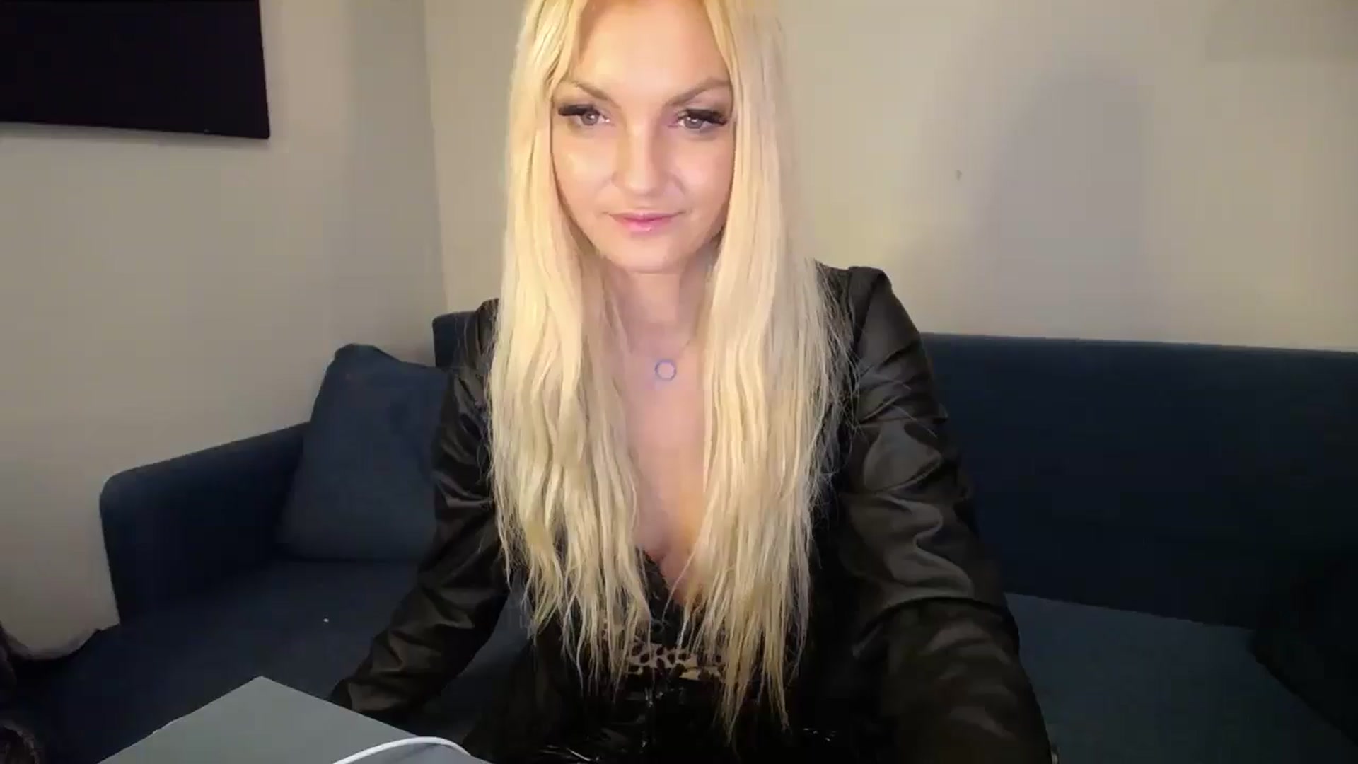 Gallery image thumbnail from AlissyaMay's myfreecams stream on, 02/17/2025, 11:13 image 8 of 20