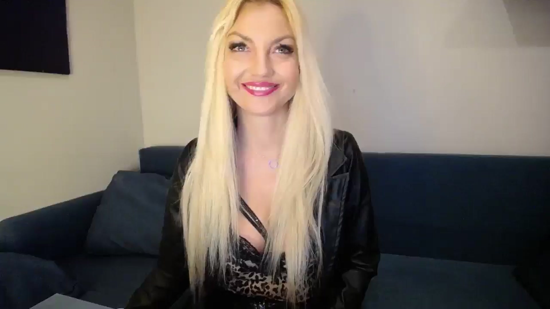 Gallery image thumbnail from AlissyaMay's myfreecams stream on, 02/18/2025, 08:53 image 3 of 20