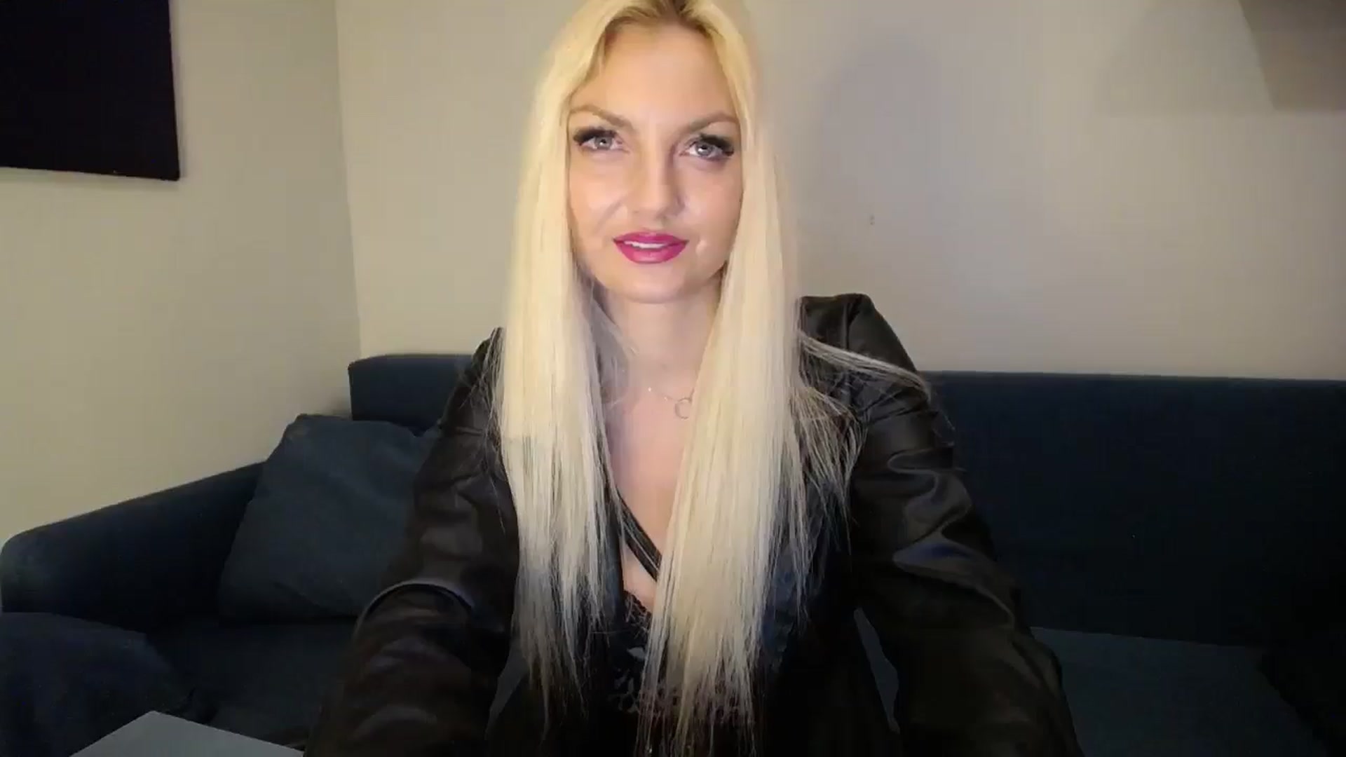 Gallery image thumbnail from AlissyaMay's myfreecams stream on, 02/18/2025, 08:53 image 16 of 20