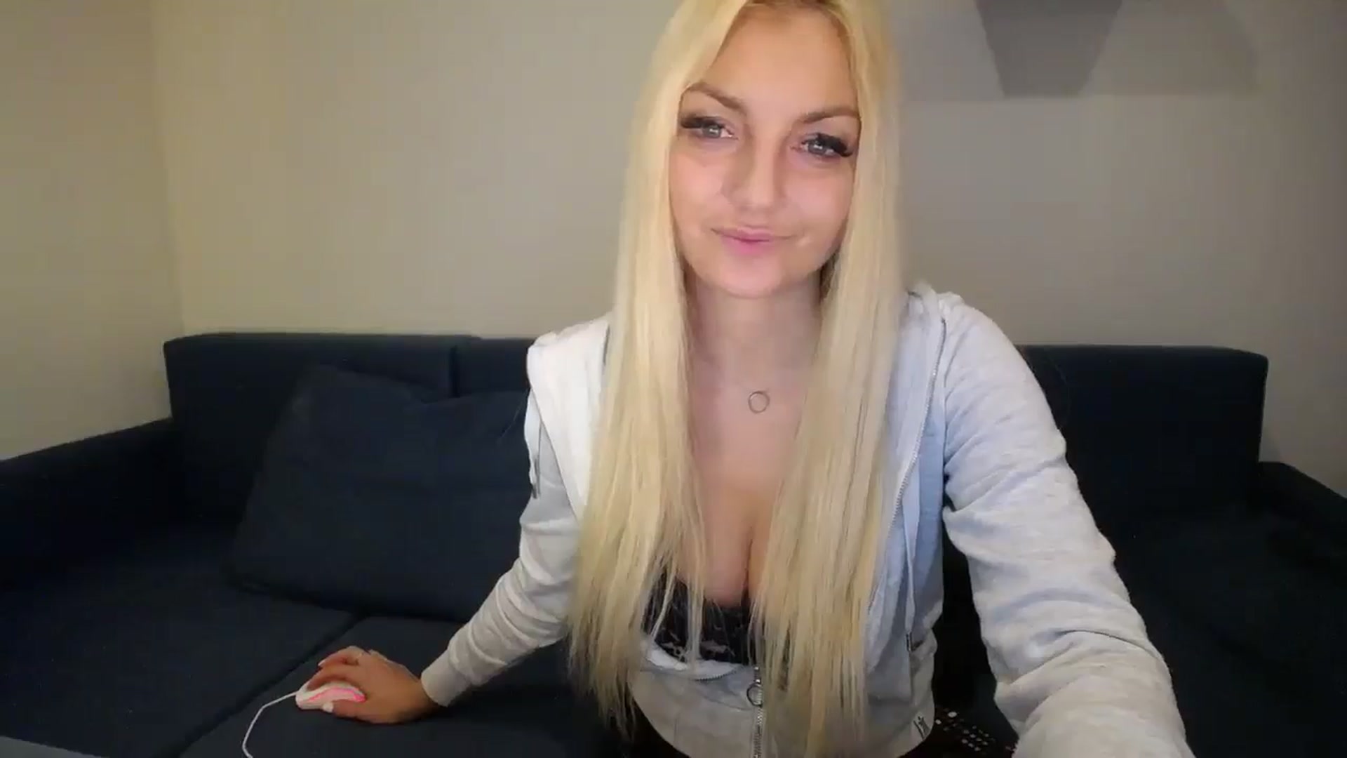 Gallery image thumbnail from AlissyaMay's myfreecams stream on, 02/18/2025, 17:44 image 2 of 20
