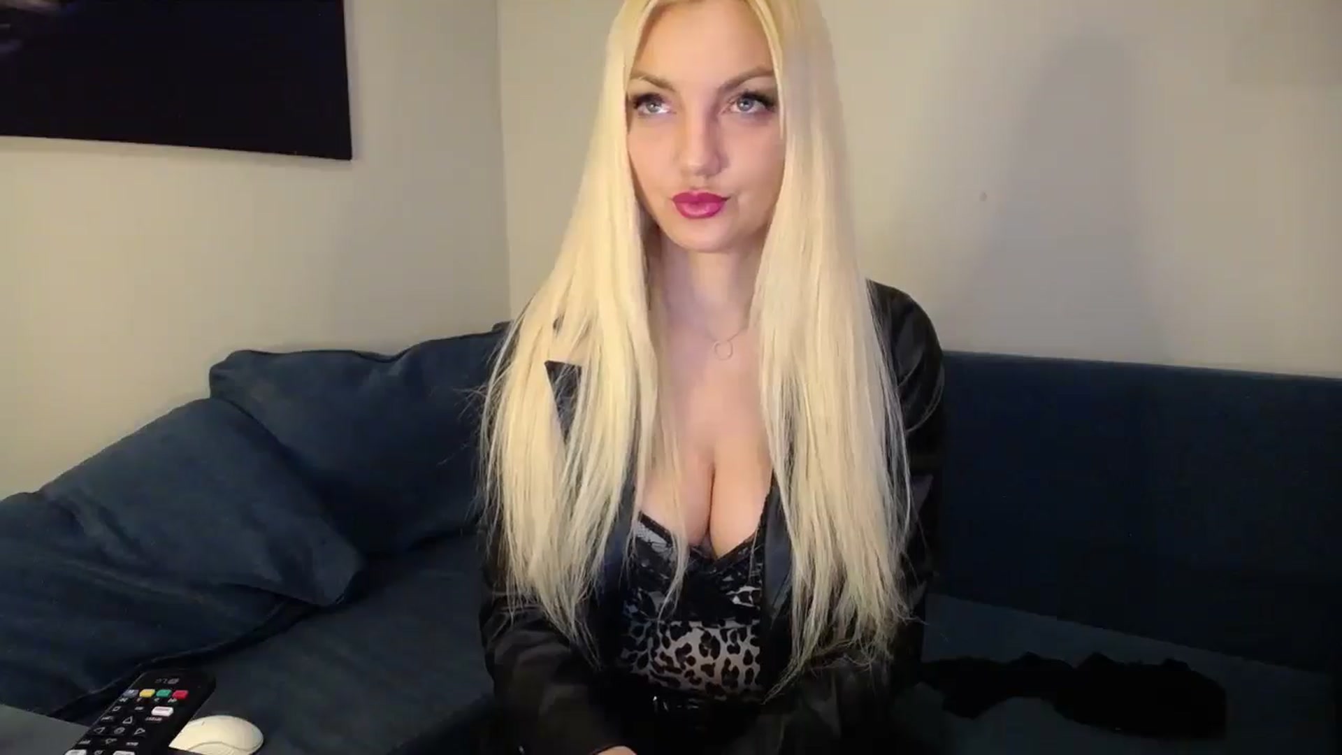 Gallery image thumbnail from AlissyaMay's myfreecams stream on, 02/22/2025, 10:25 image 15 of 20