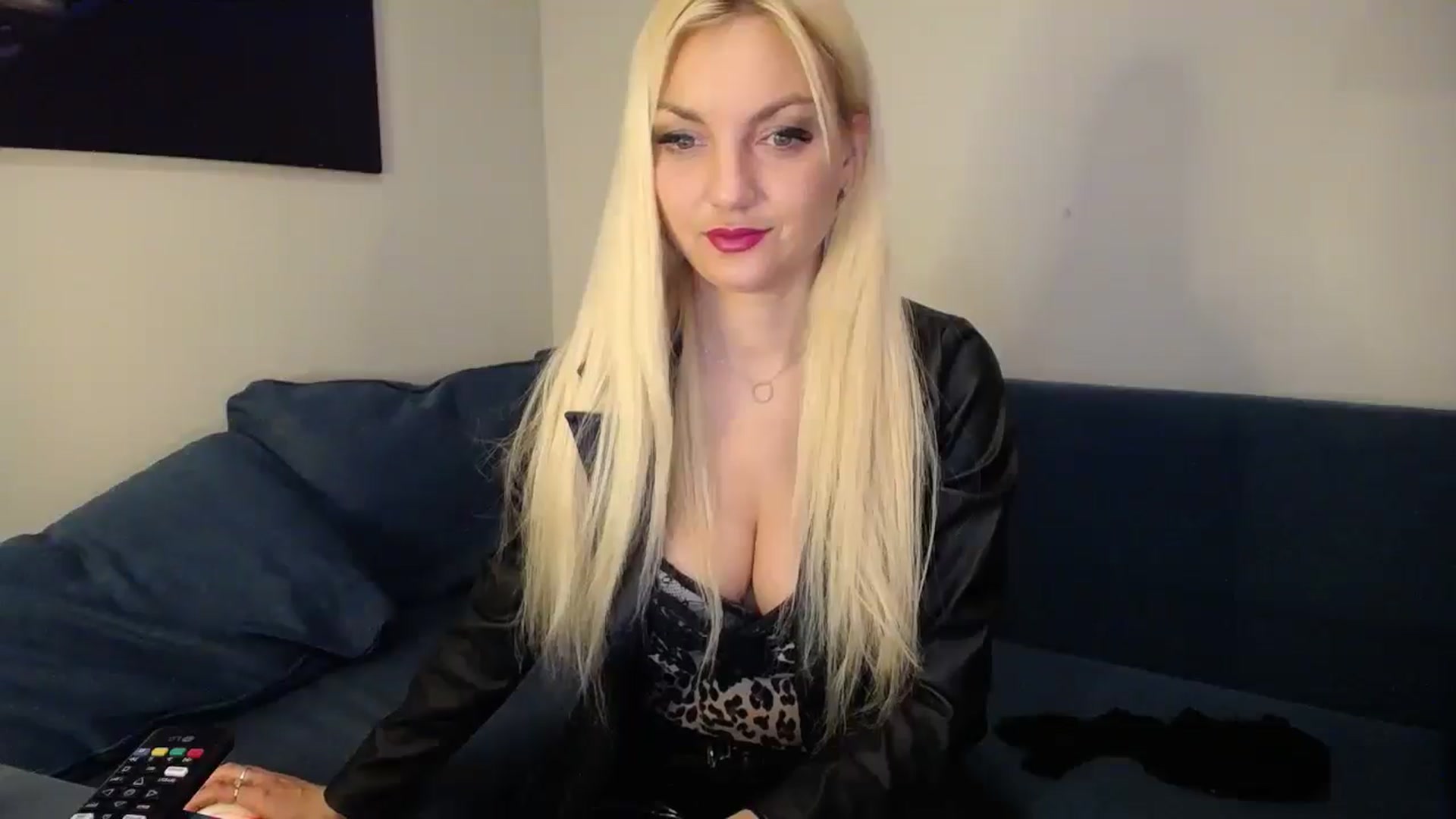 Gallery image thumbnail from AlissyaMay's myfreecams stream on, 02/22/2025, 10:25 image 17 of 20