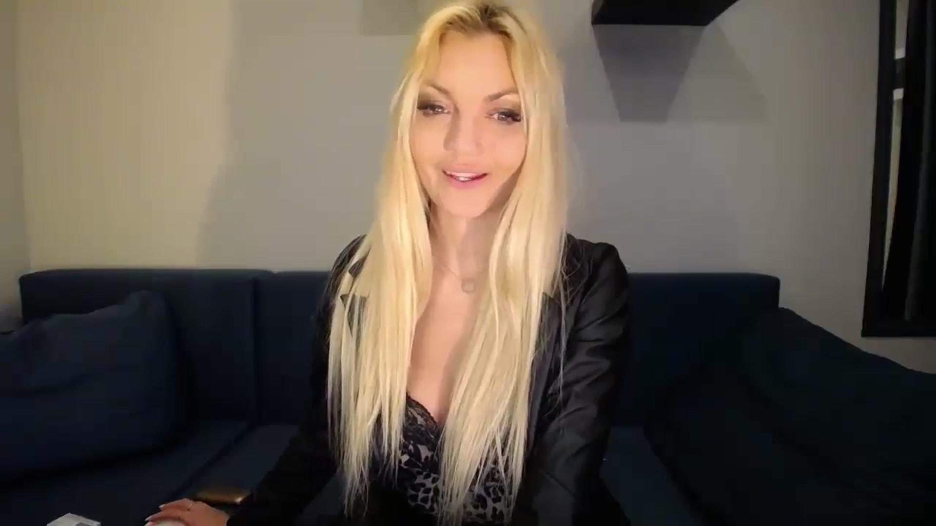 Gallery image thumbnail from AlissyaMay's myfreecams stream on, 02/25/2025, 08:06 image 7 of 20