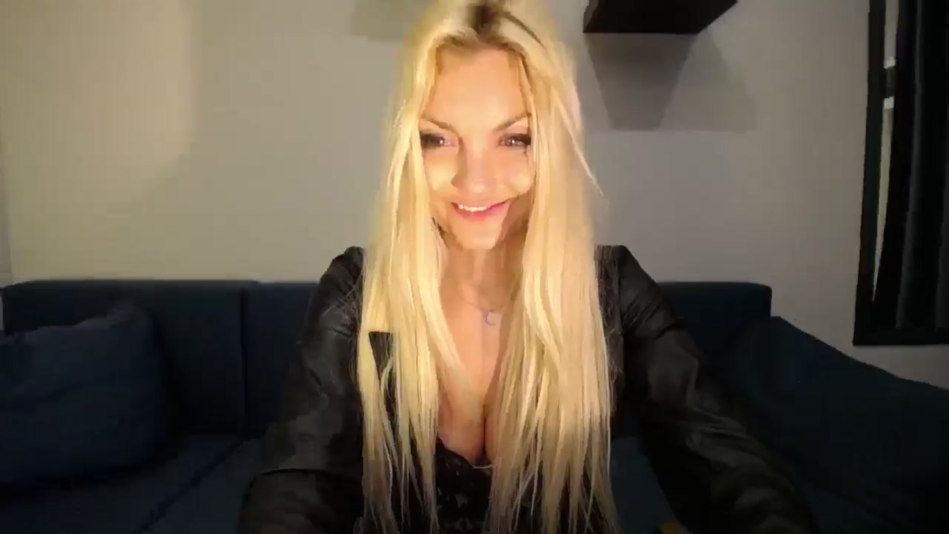 Gallery image thumbnail from AlissyaMay's myfreecams stream on, 02/25/2025, 08:40 image 7 of 20